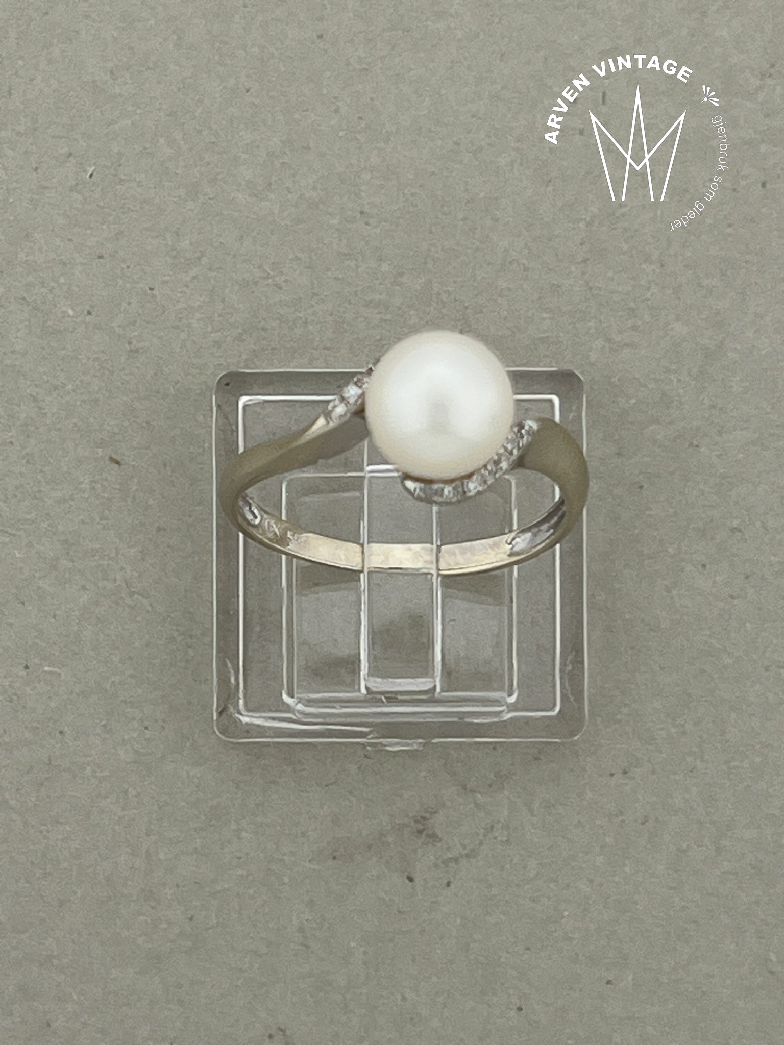 Vintage diamantring hvitt gull str 56