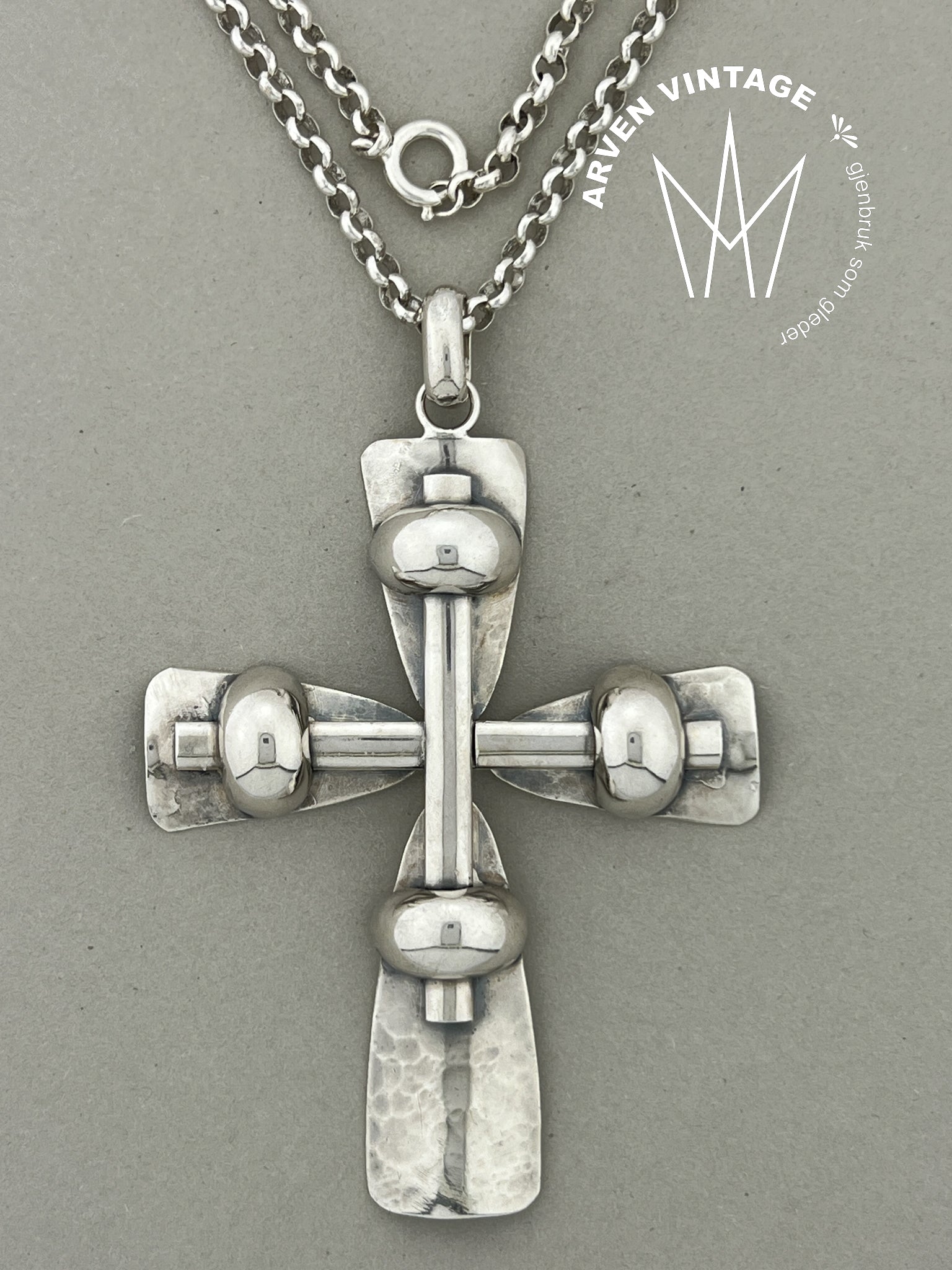 Vintage sølv kors-halssmykke