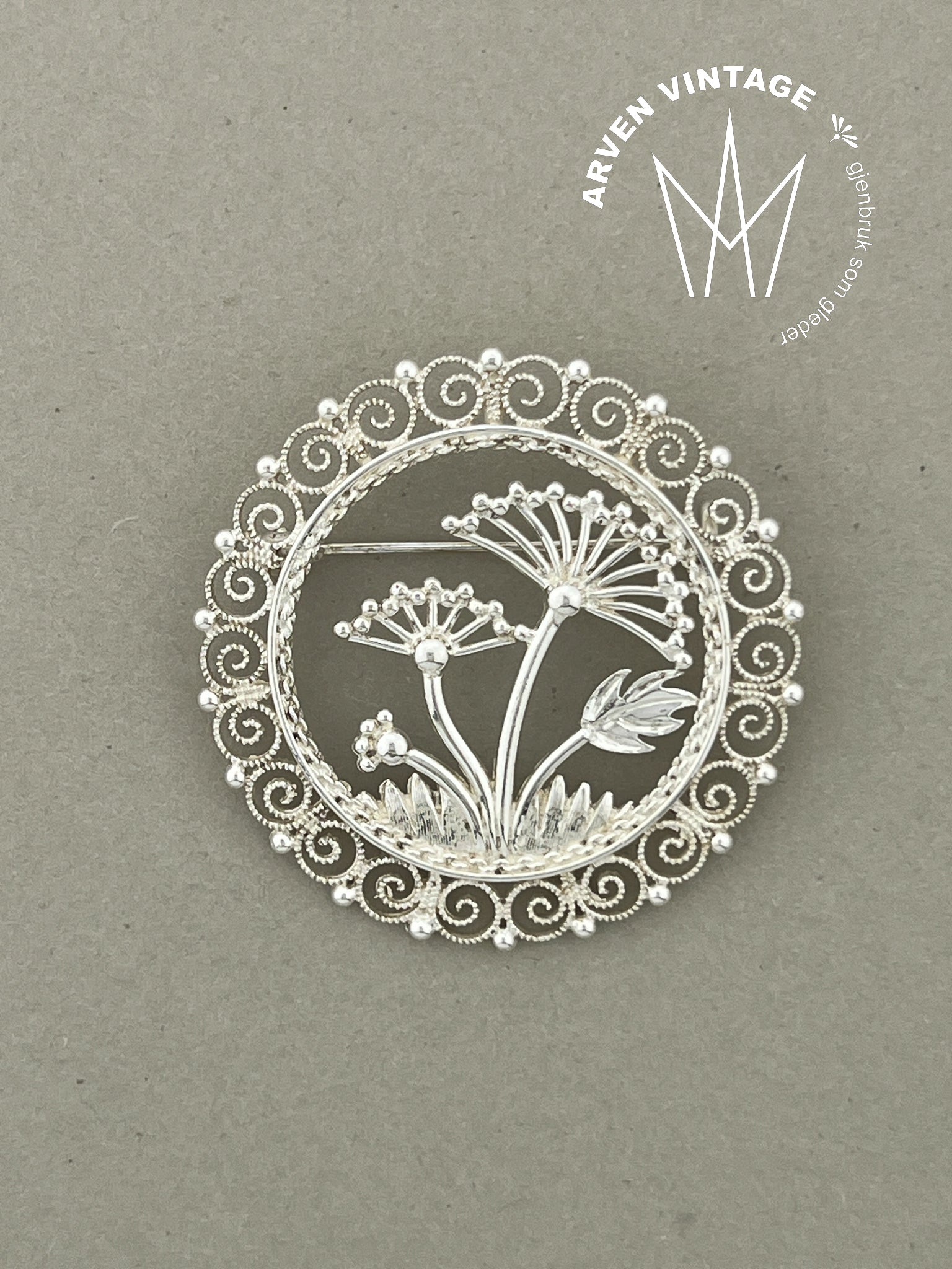 Vintage sølv løvetannbrosje