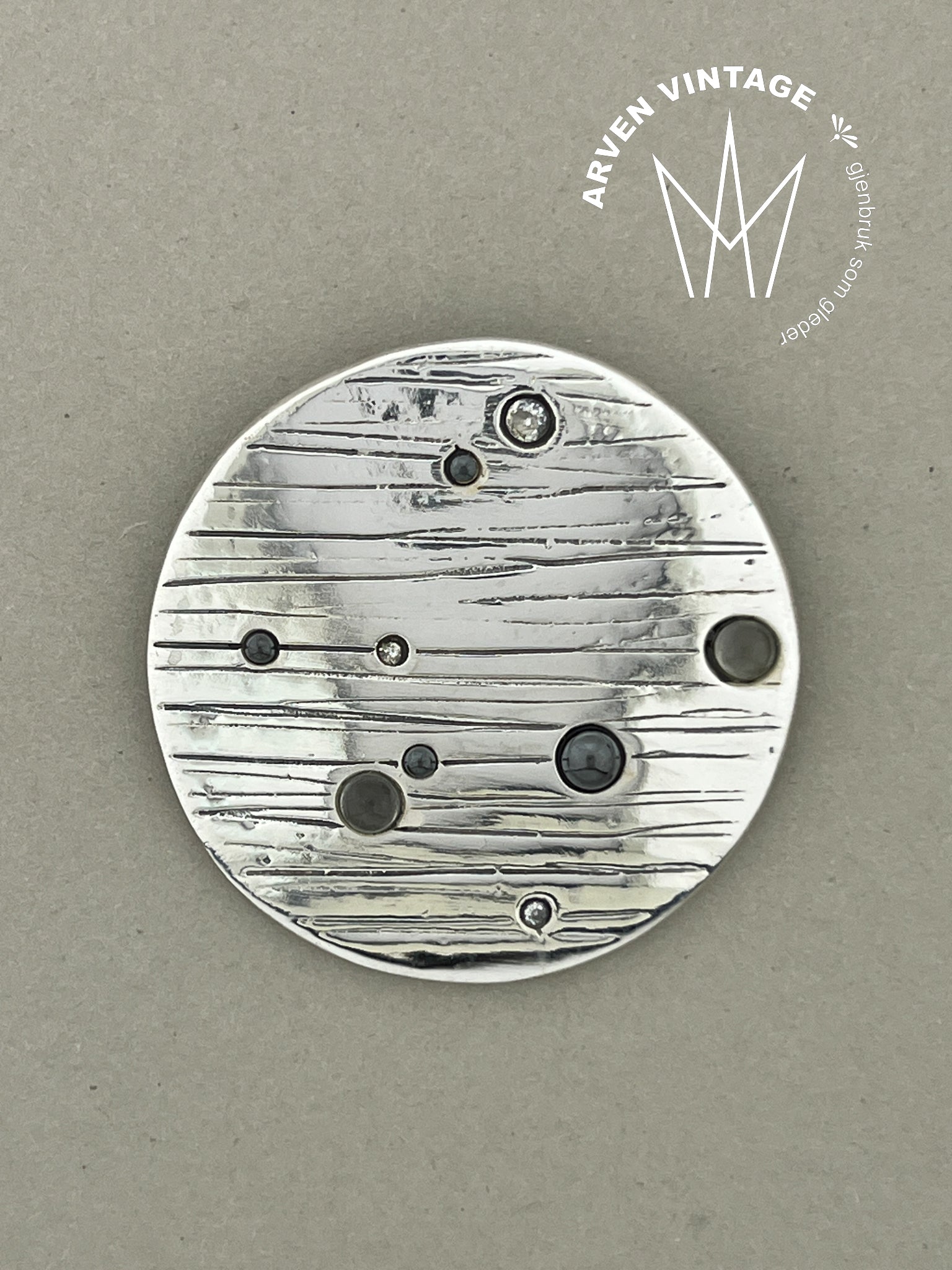 Vintage sølv anheng med stener Hillestad