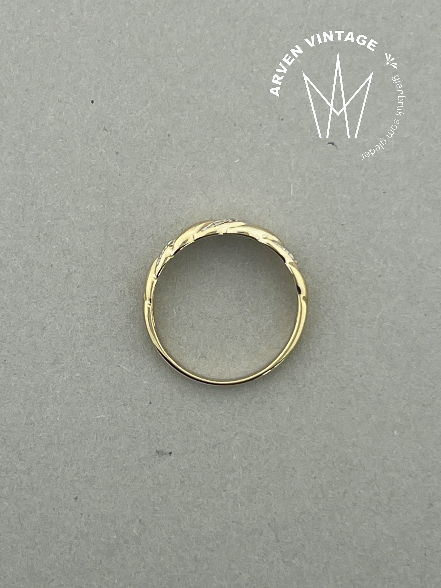 Vintage diamantring gult gull str 53