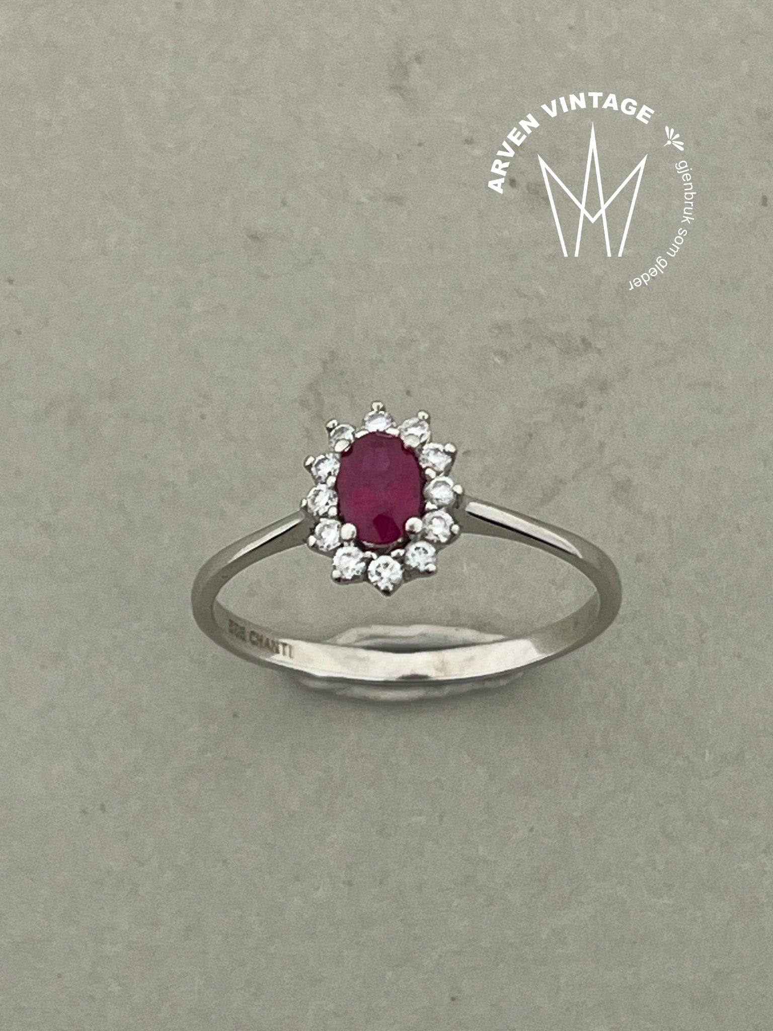 Vintage diamantring hvitt gull str65