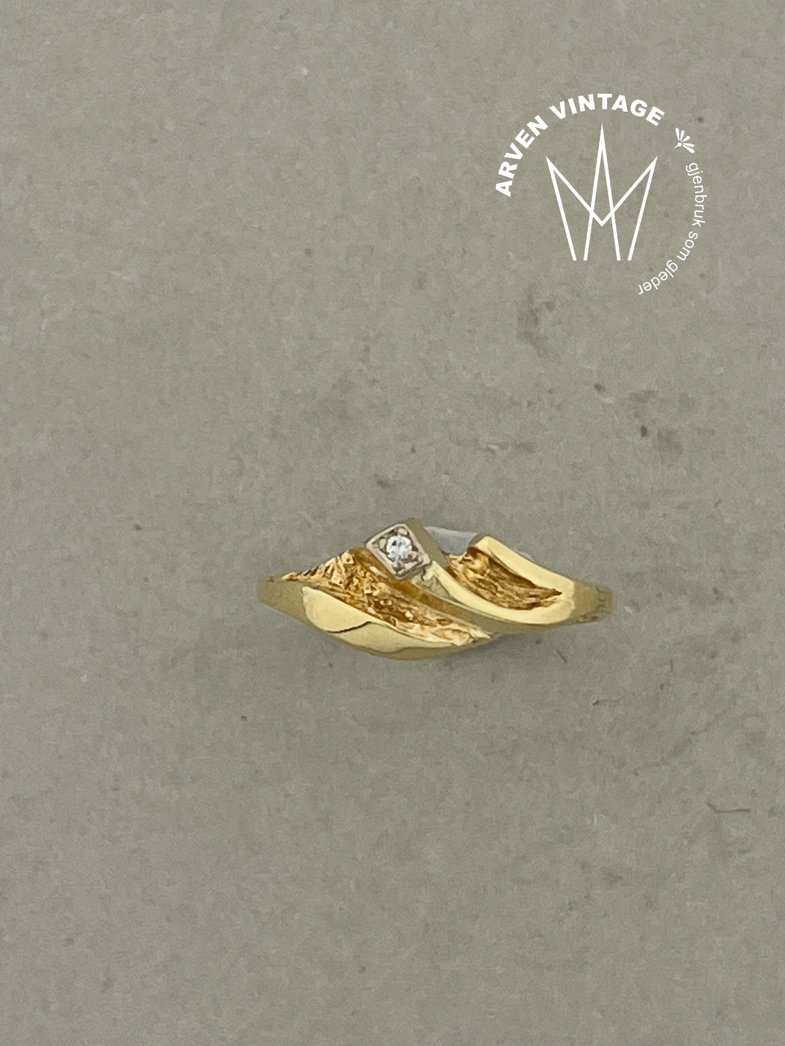 Vintage diamantring gult gull str56