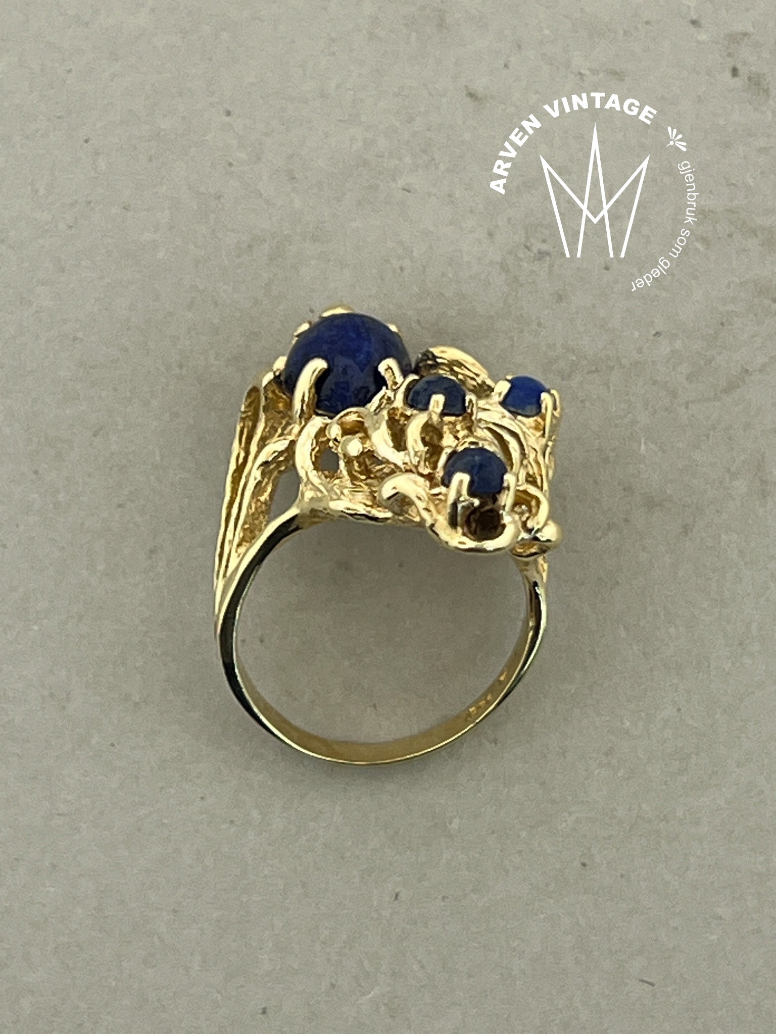 Vintage ring gult gull str53 med blå stener