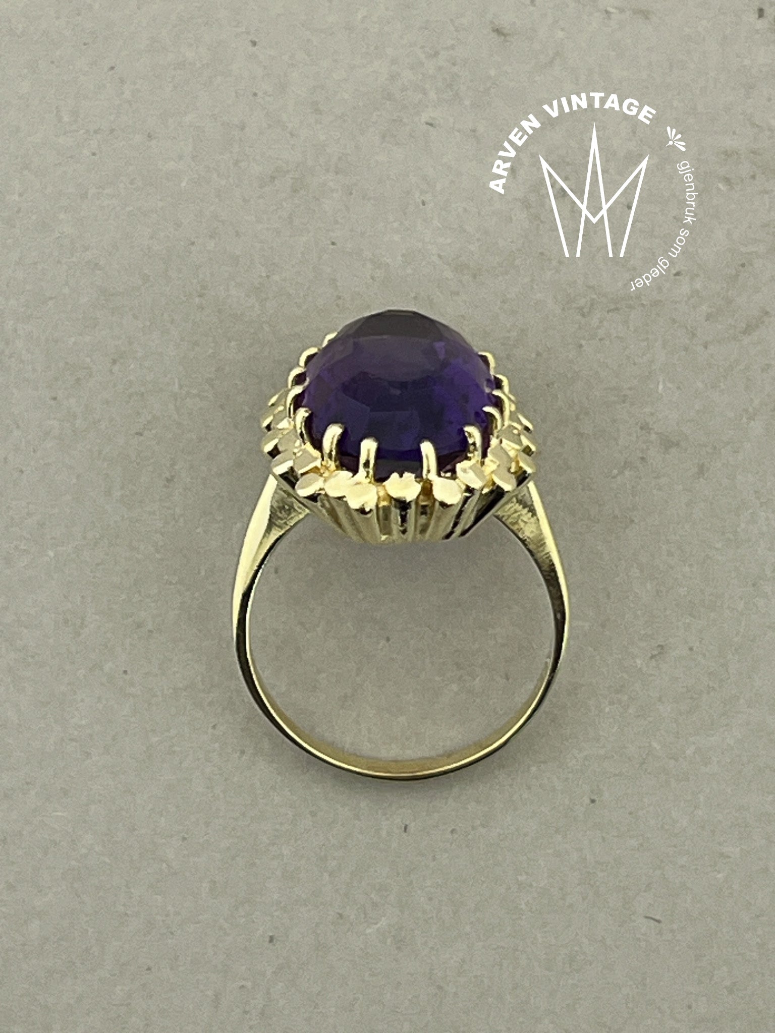 Vintage ring gult gull str54 med lilla sten