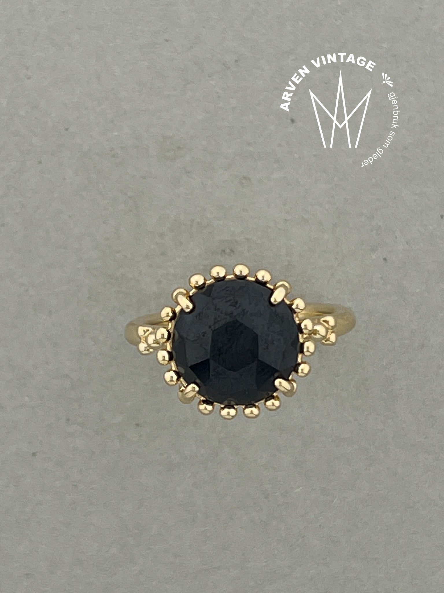 Vintage ring gult gull str54 svart sten
