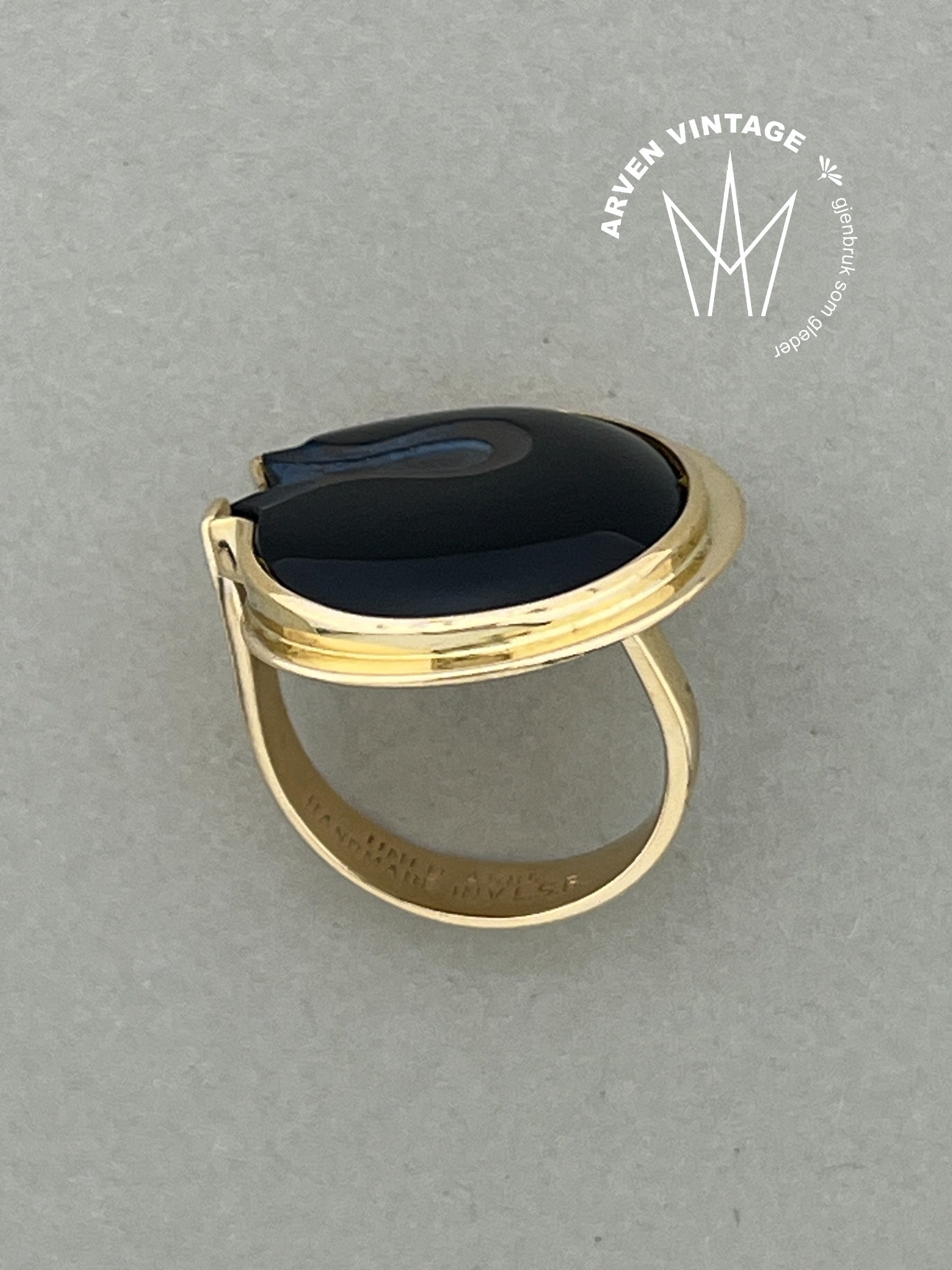 Vintage ring gult gull str57 svart sten