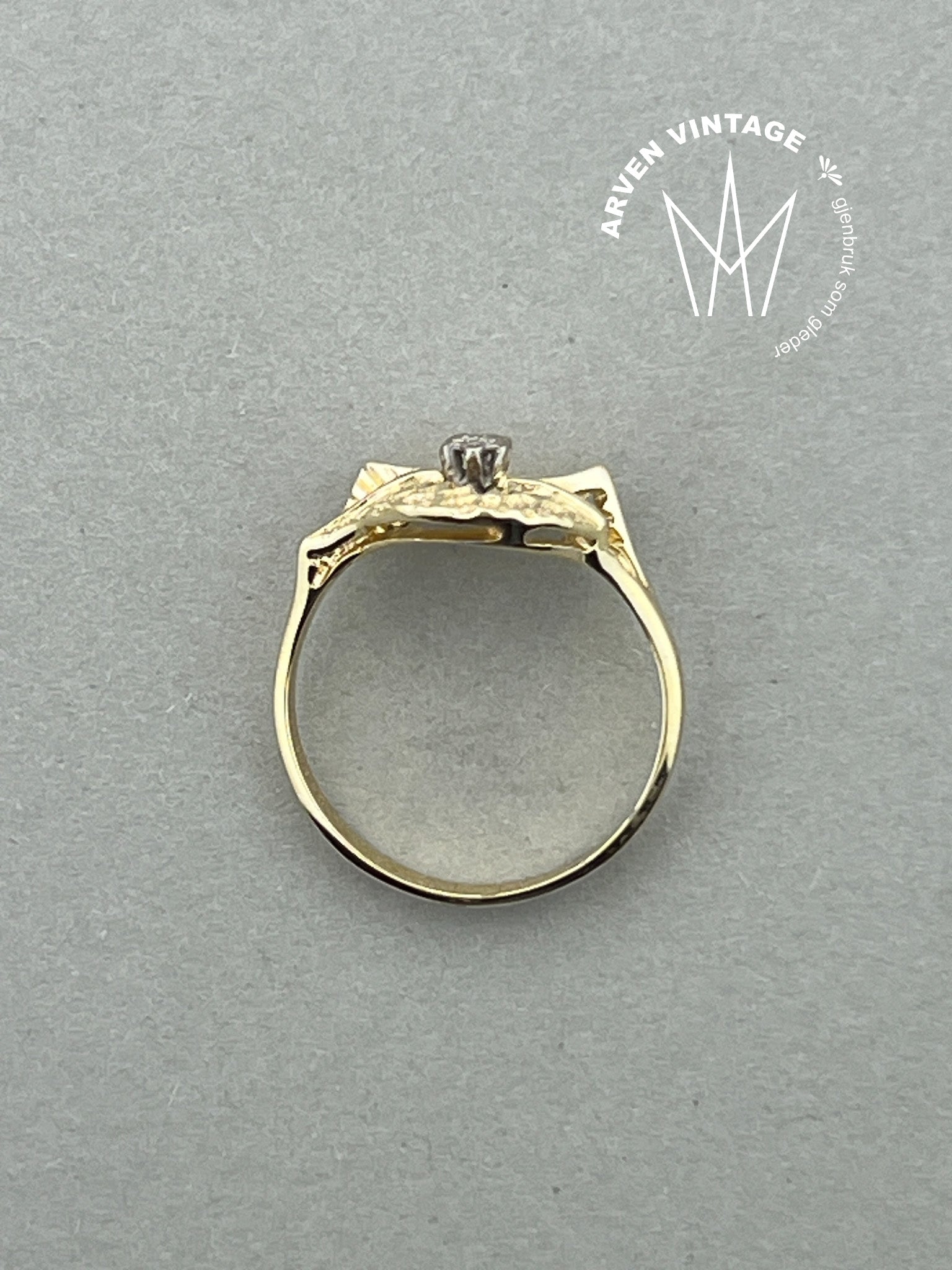 Vintage diamantring gult gull str54