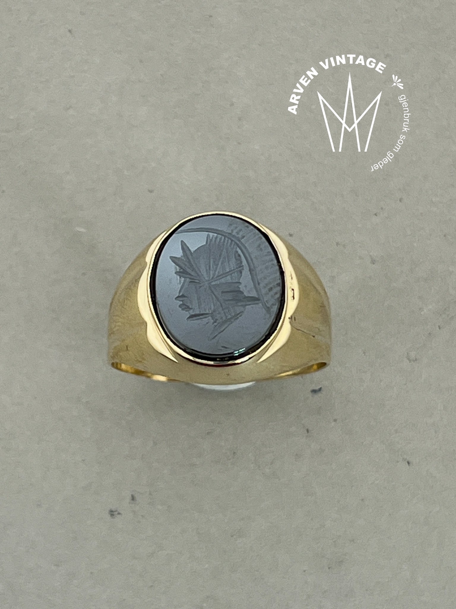 Vintage signetring gult gull str62 svart sten