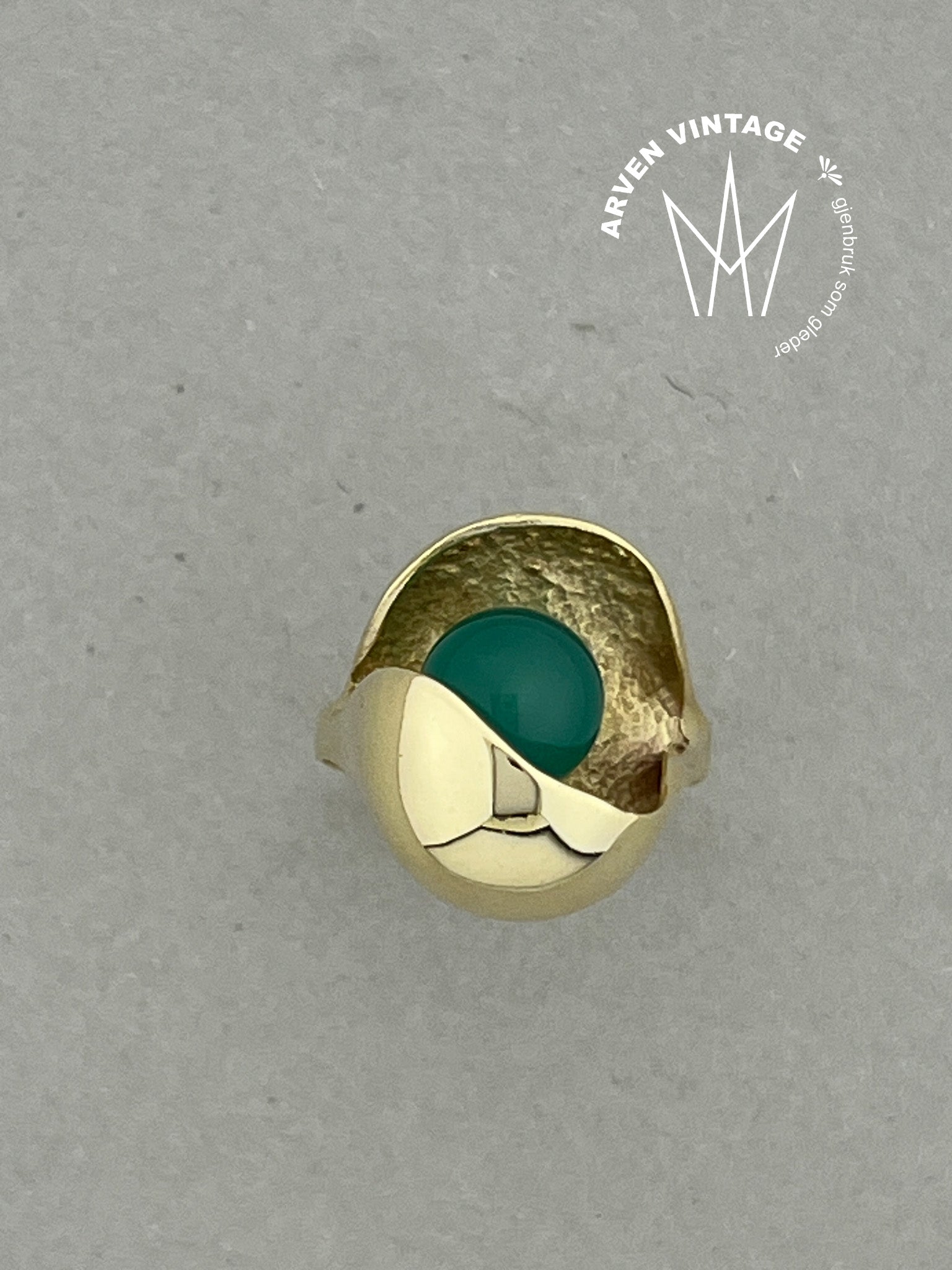 Vintage ring gult gull str51 grønn sten