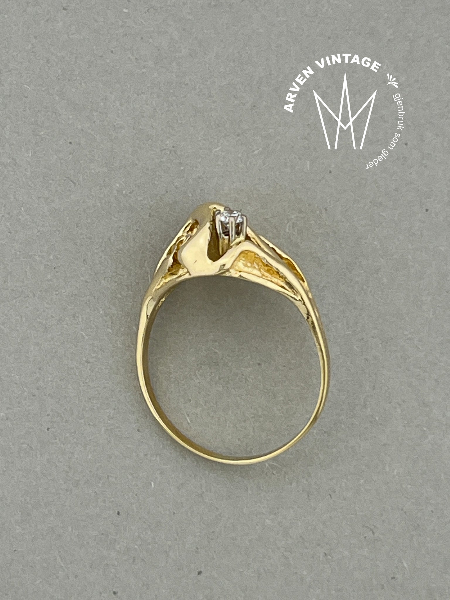 Vintage diamantring gult gull str57