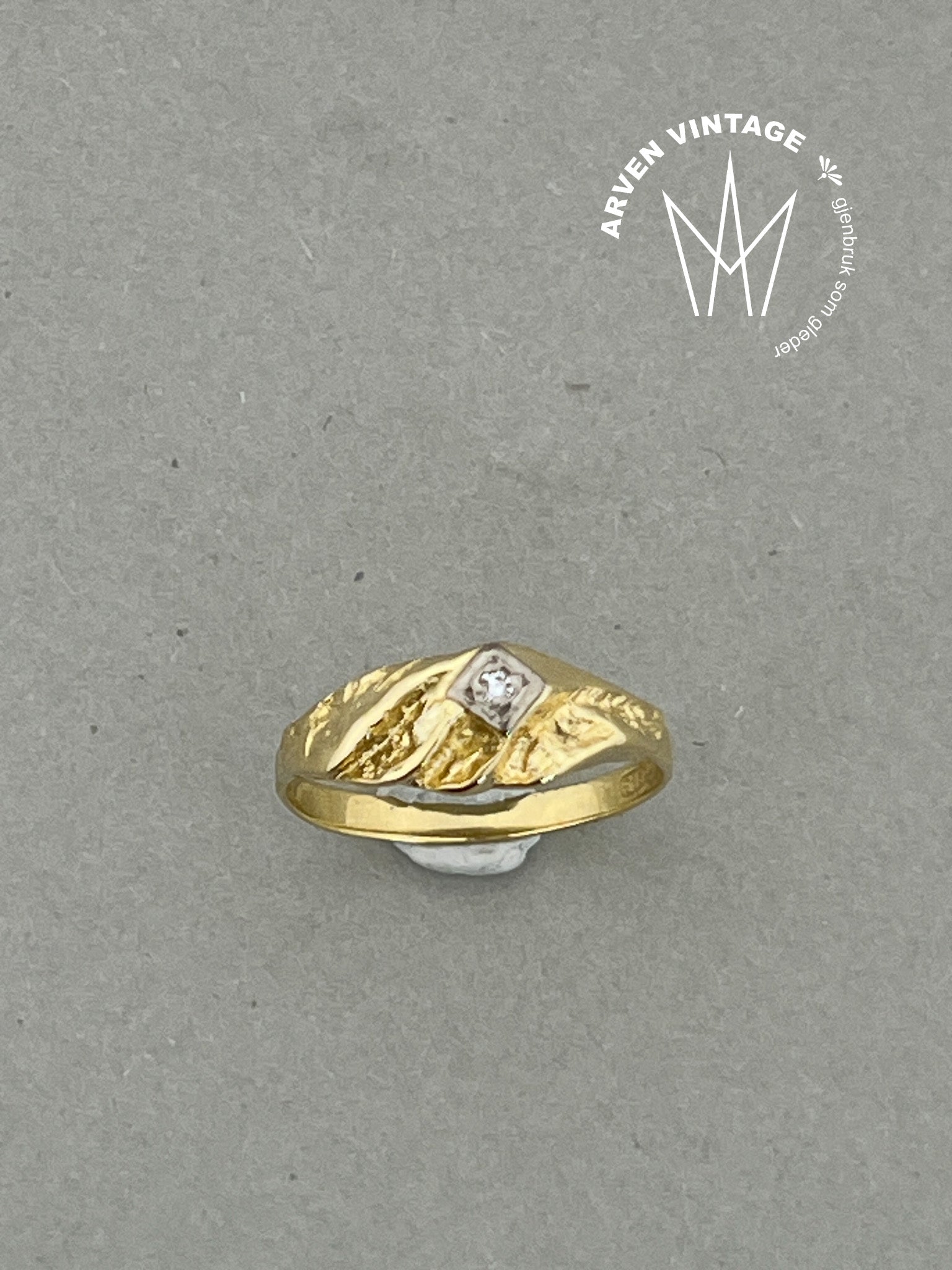 Vintage diamantring gult gull str 52
