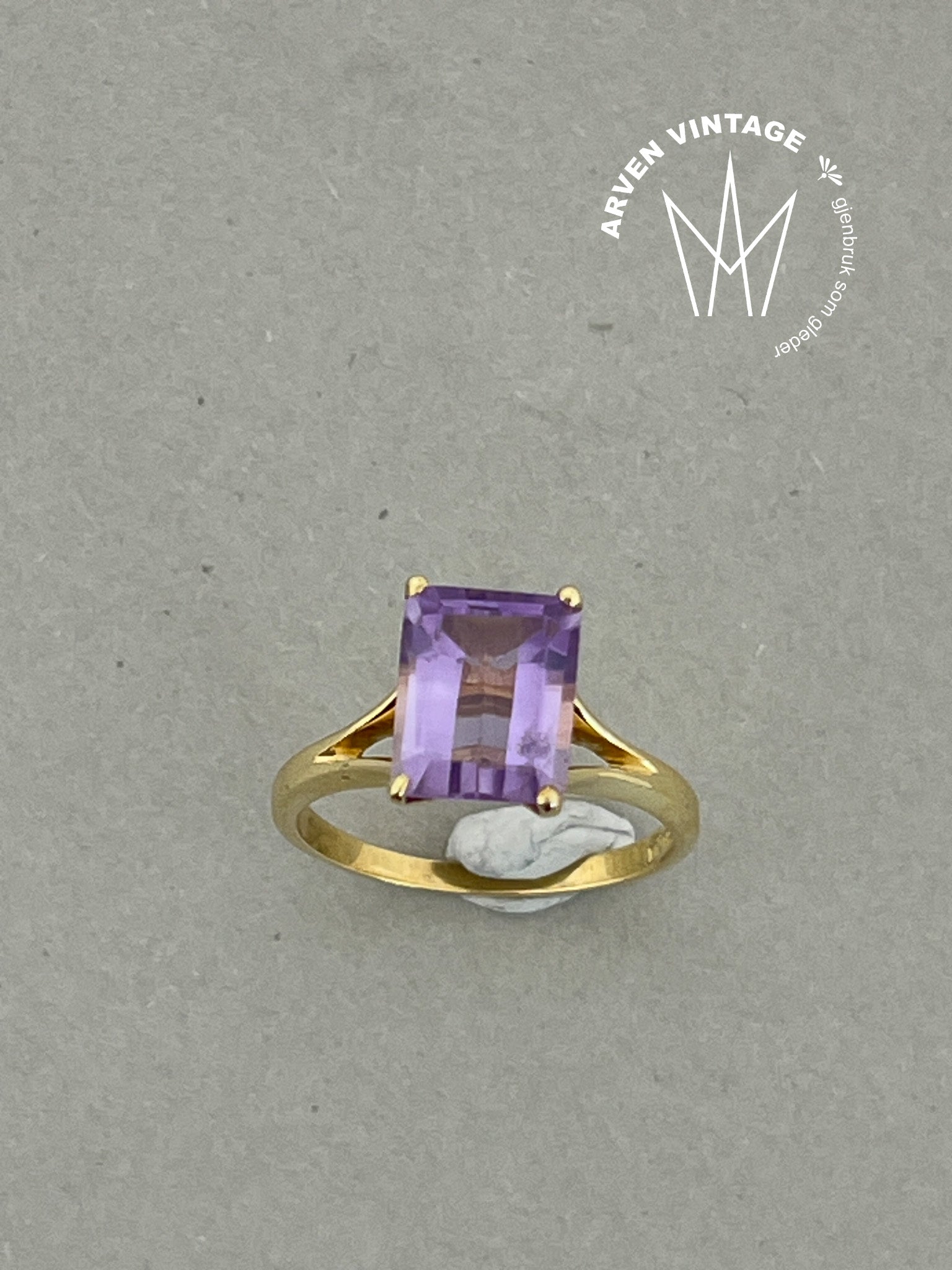 Vintage ring gult gull str 52 lilla sten