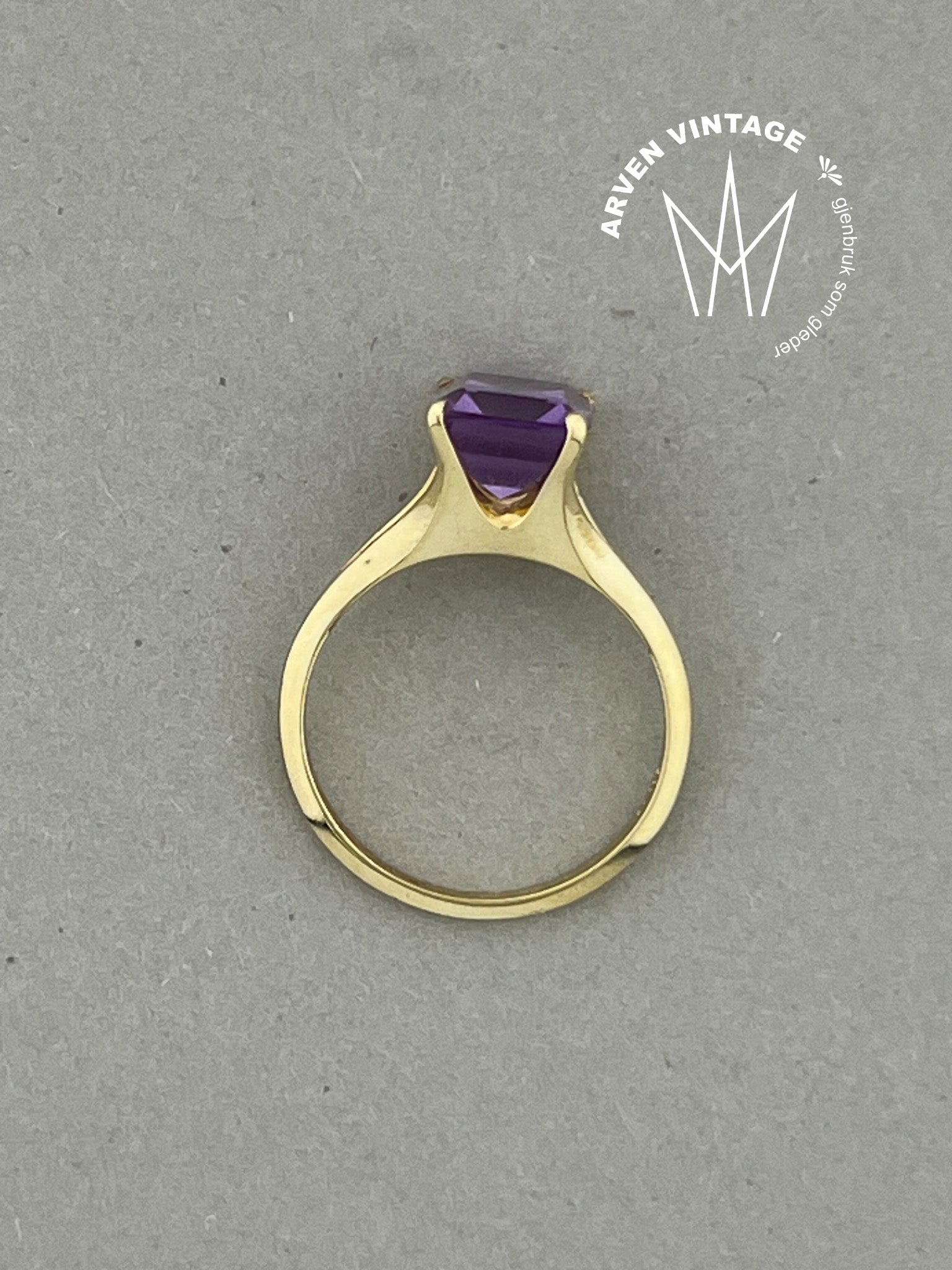 Vintage ring gult gull str 52 lilla sten