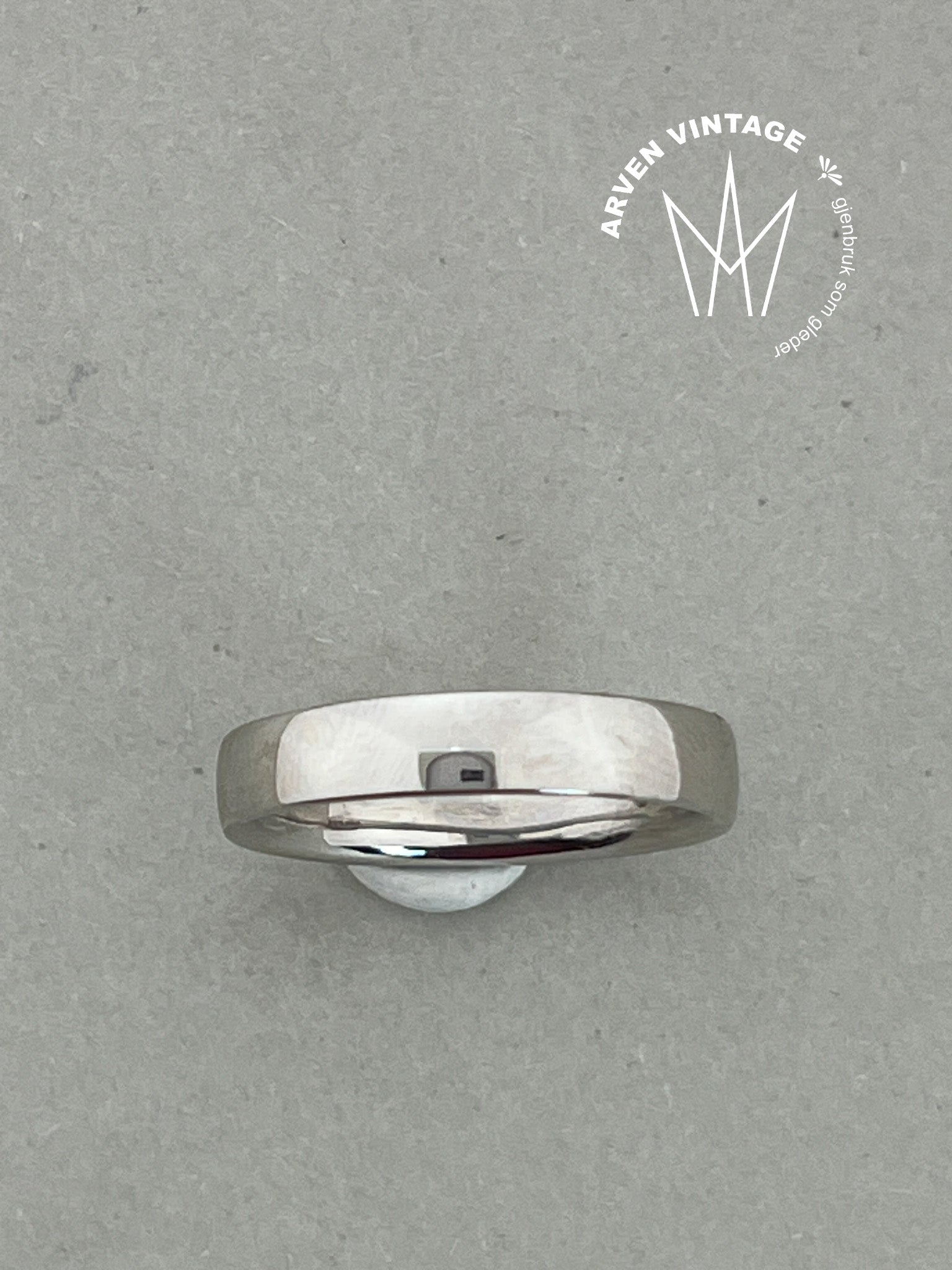 Vintage glatt ring hvitt gull str59