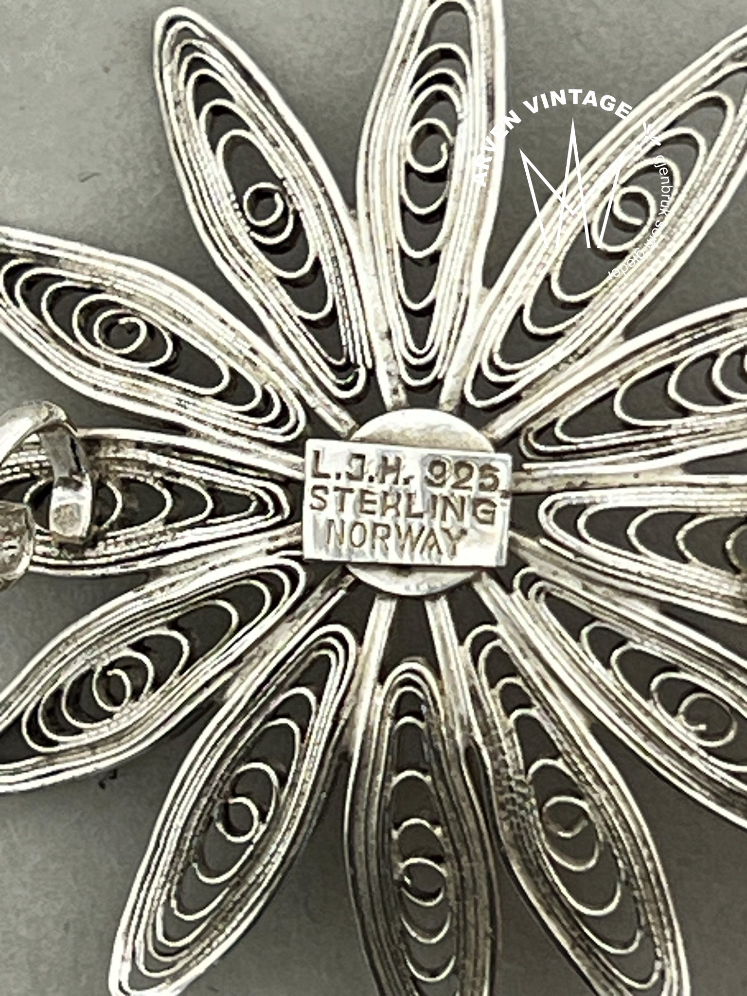 Vintage sølv filigran brosje LJH