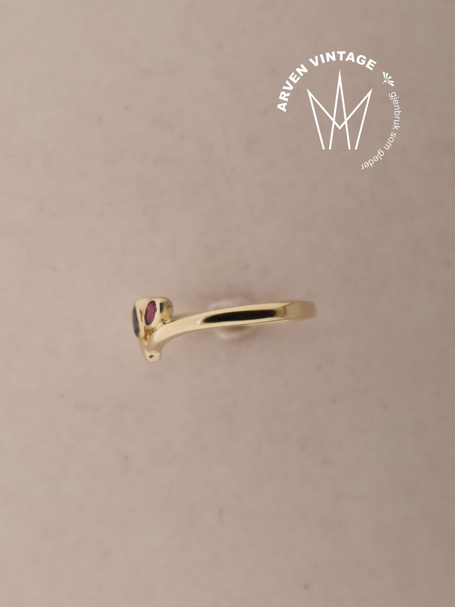 Vintage ring gult gull str56 fargede stener