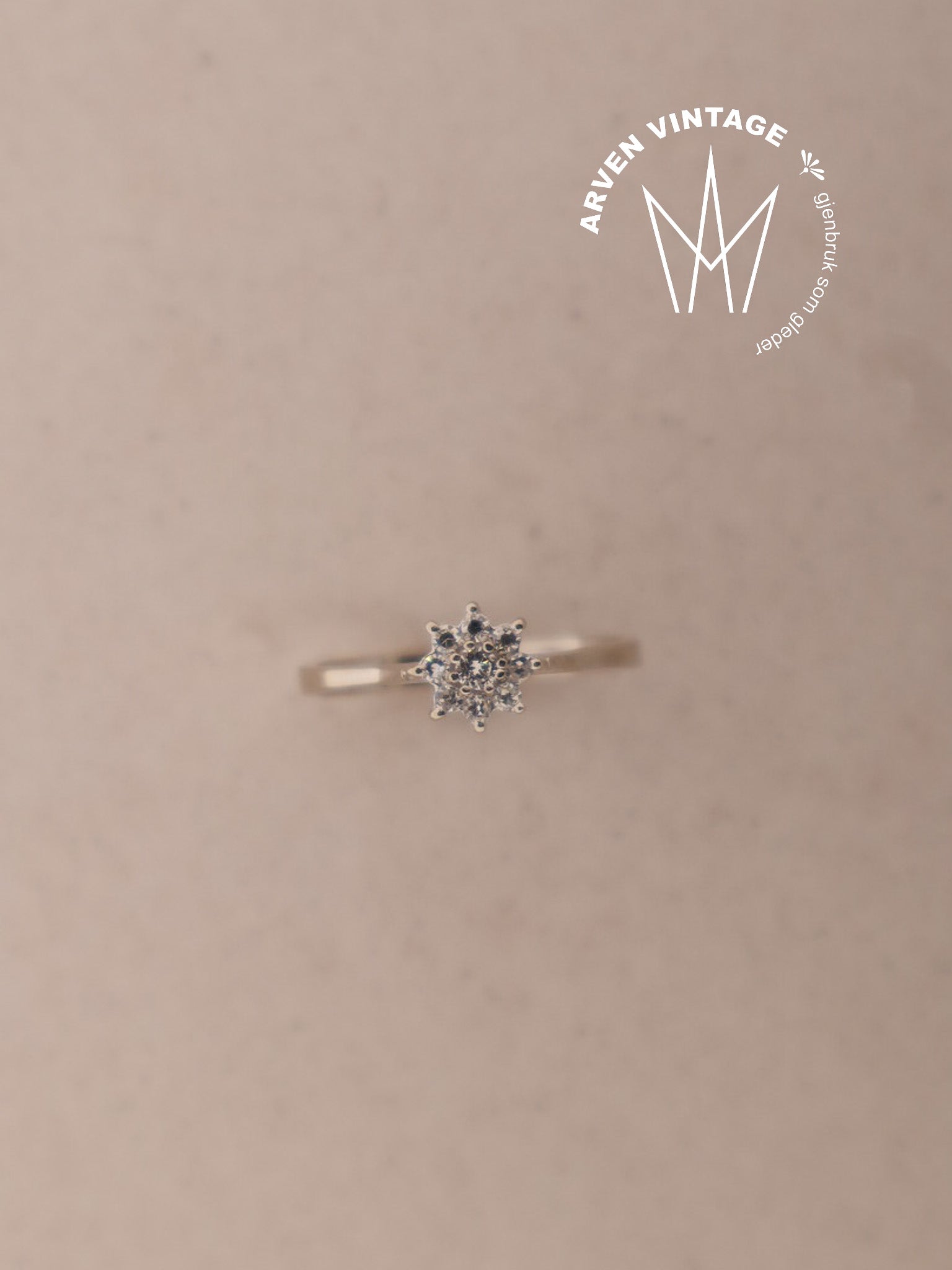 Vintage diamantring hvitt gull str54