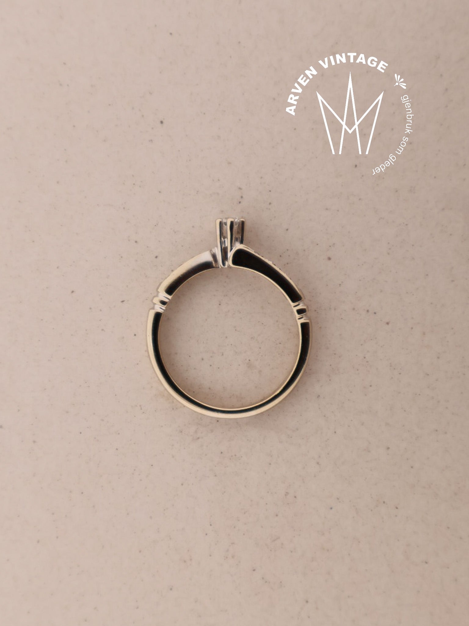 Vintage diamantring 18K hvitt gull str54