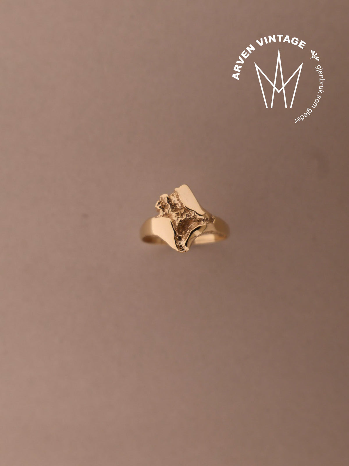 Vintage yellow gold ring