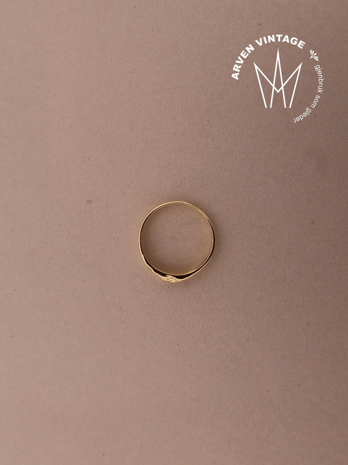 Vintage yellow gold ring