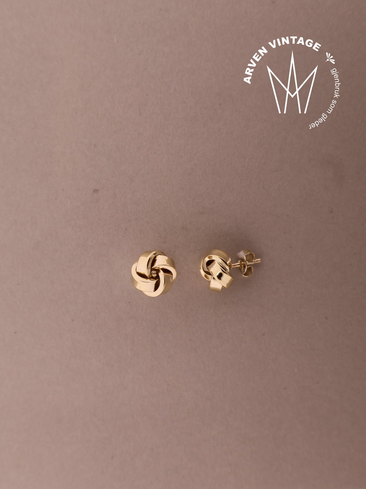 Vintage yellow gold earrings