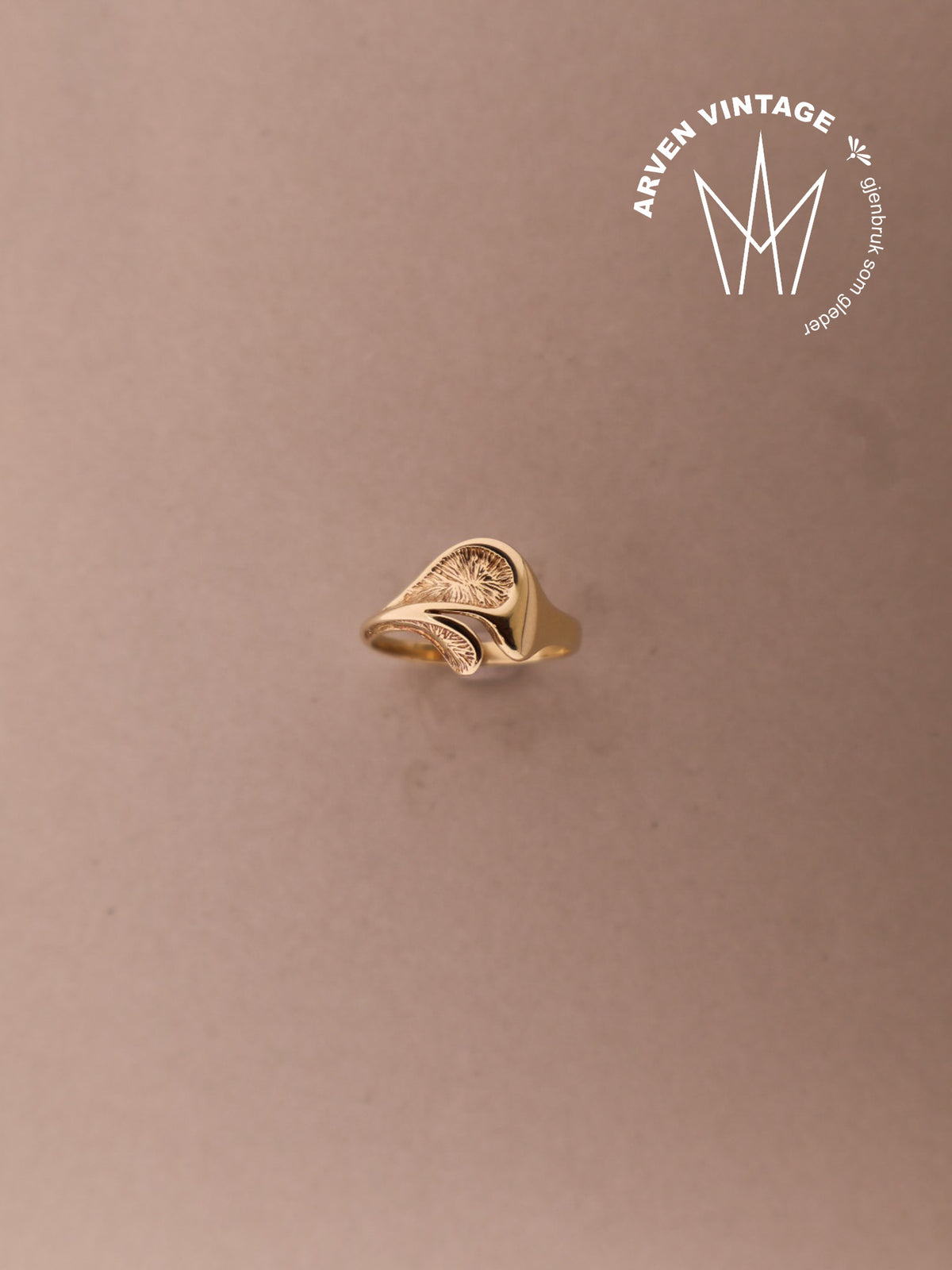 Vintage ring yellow gold