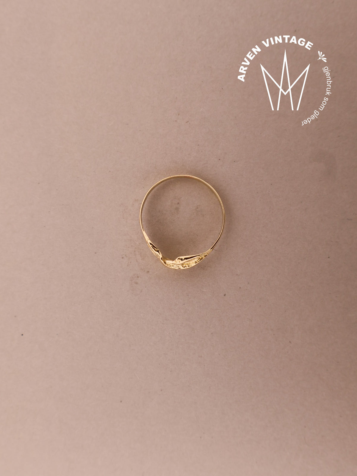 Vintage yellow gold ring