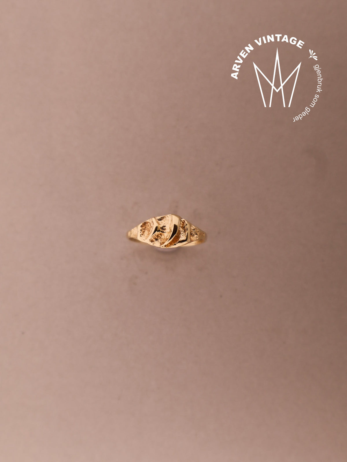 Vintage ring yellow gold