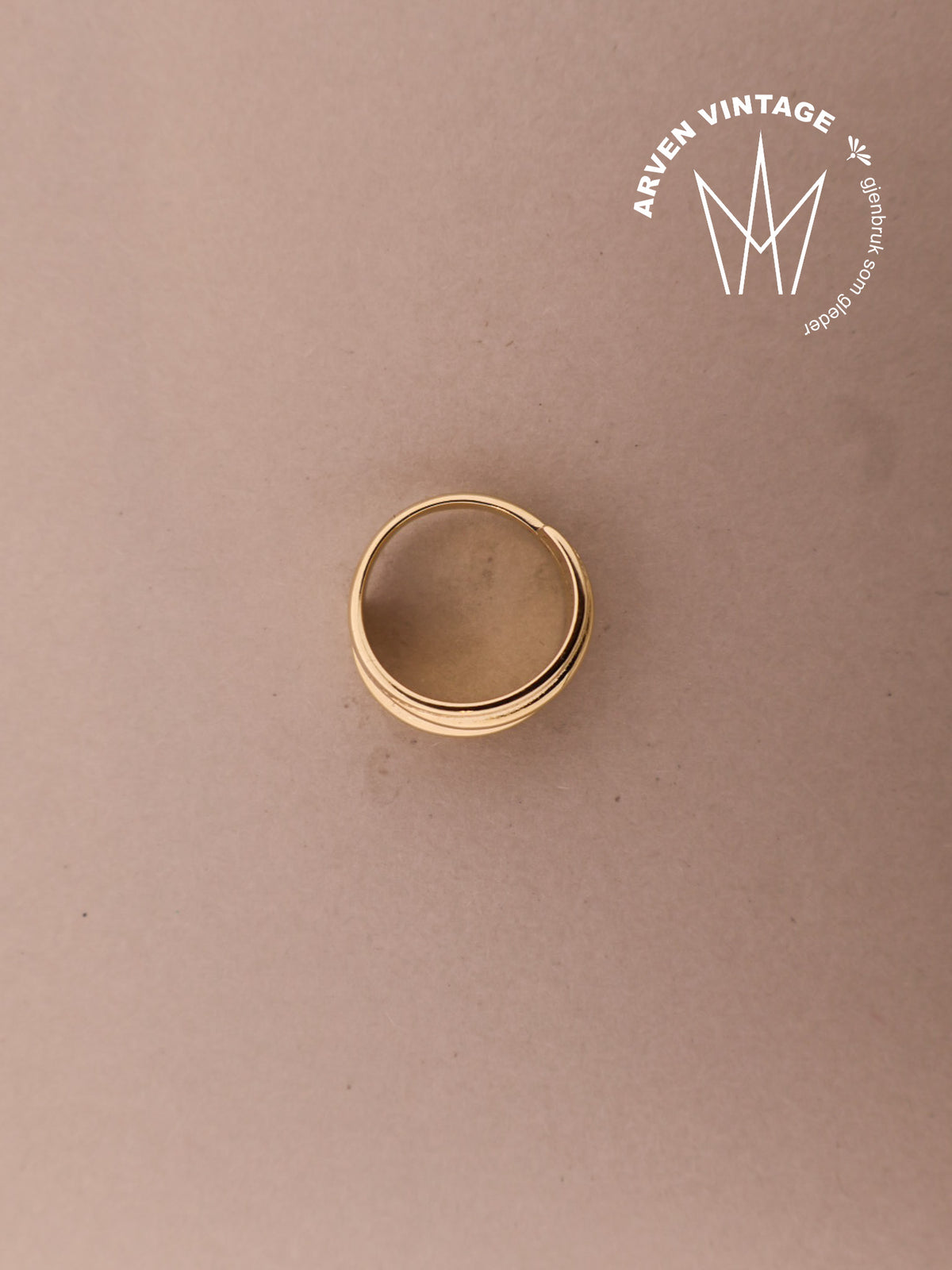 Vintage yellow gold ring