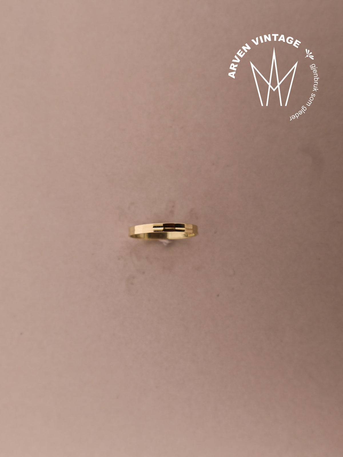 Vintage yellow gold ring