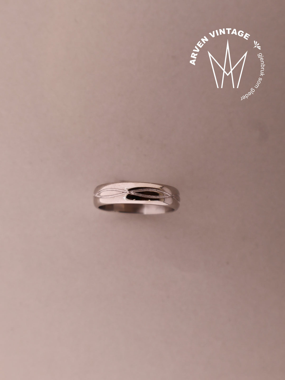 Vintage ring hvitt gull str. 65