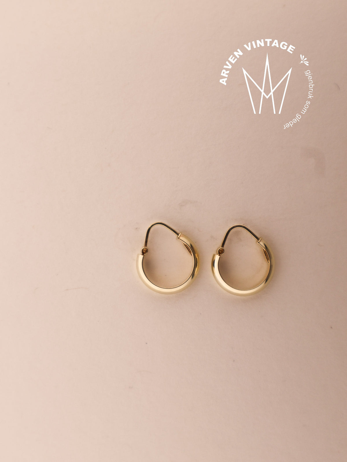 Vintage yellow gold earrings