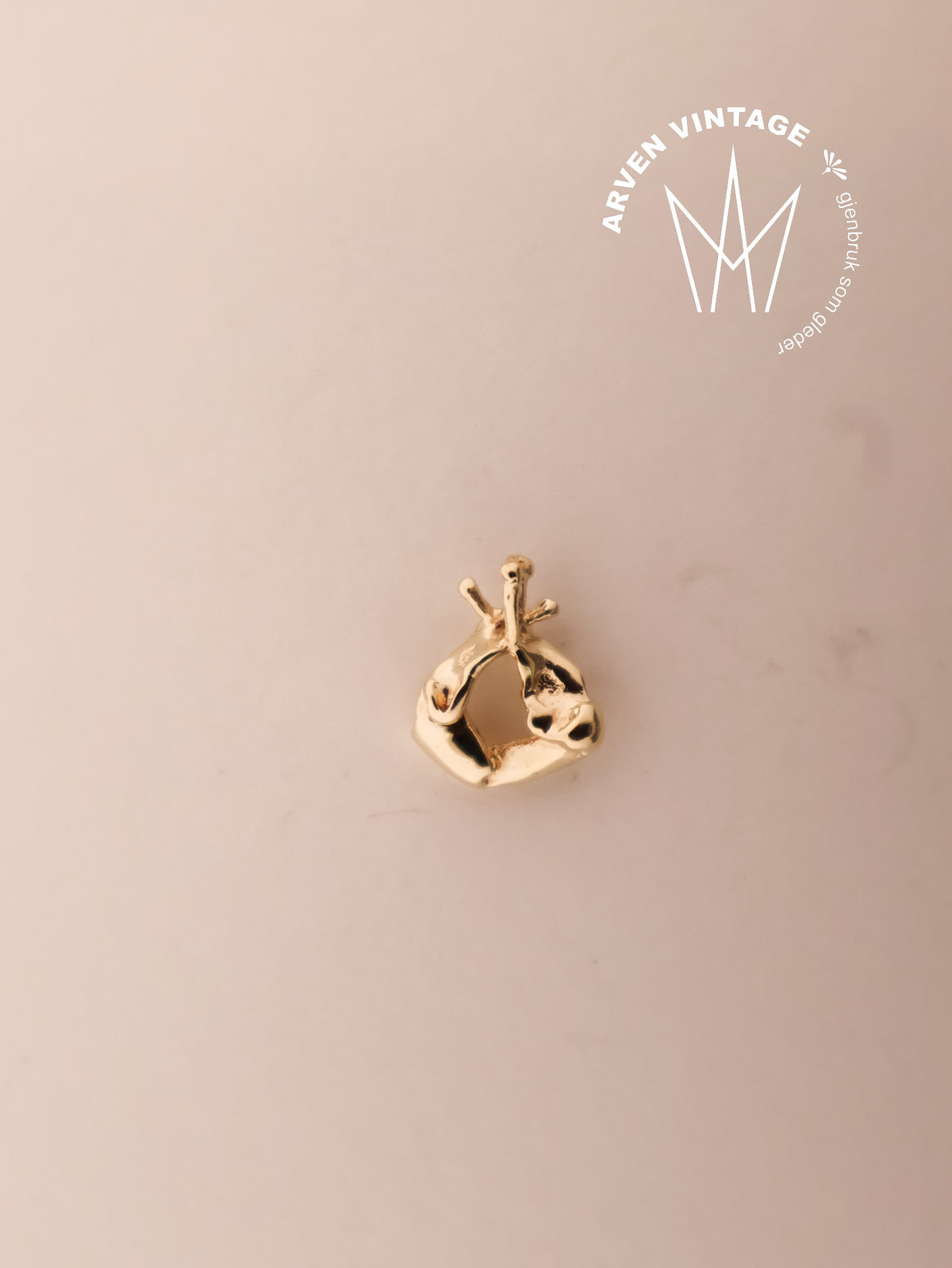 Vintage pendant yellow gold