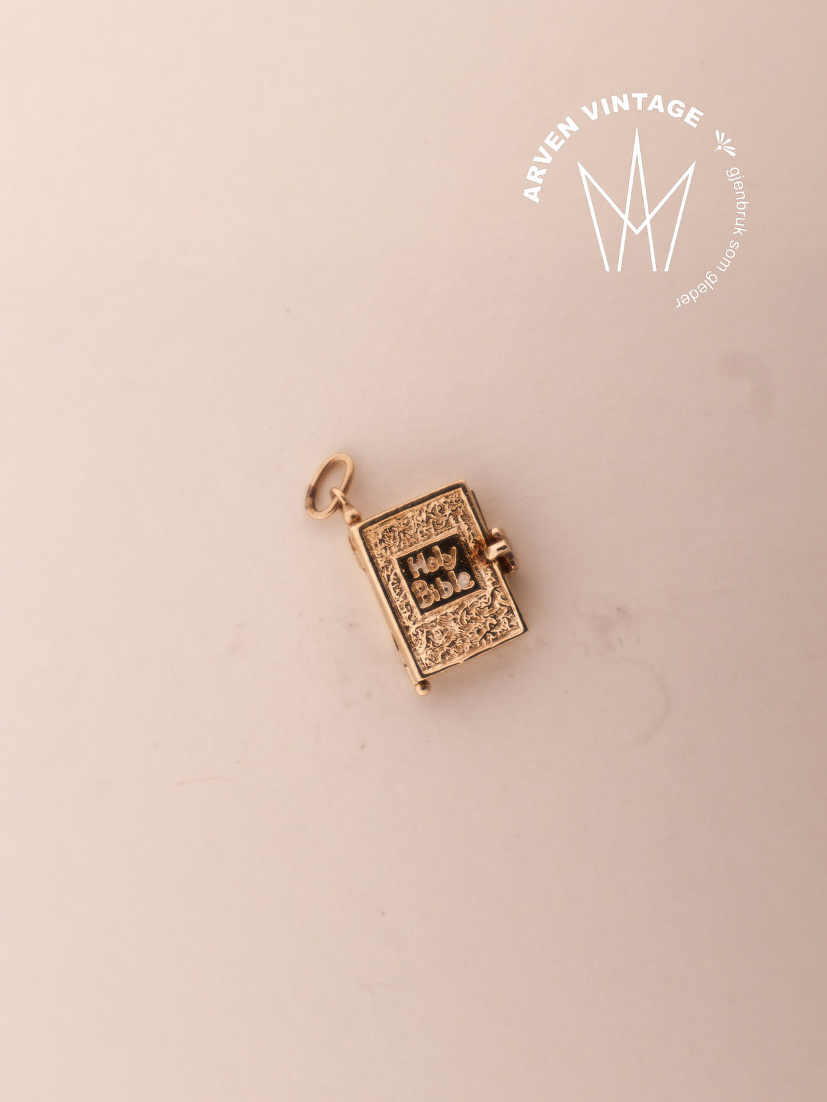 Vintage pendant yellow gold
