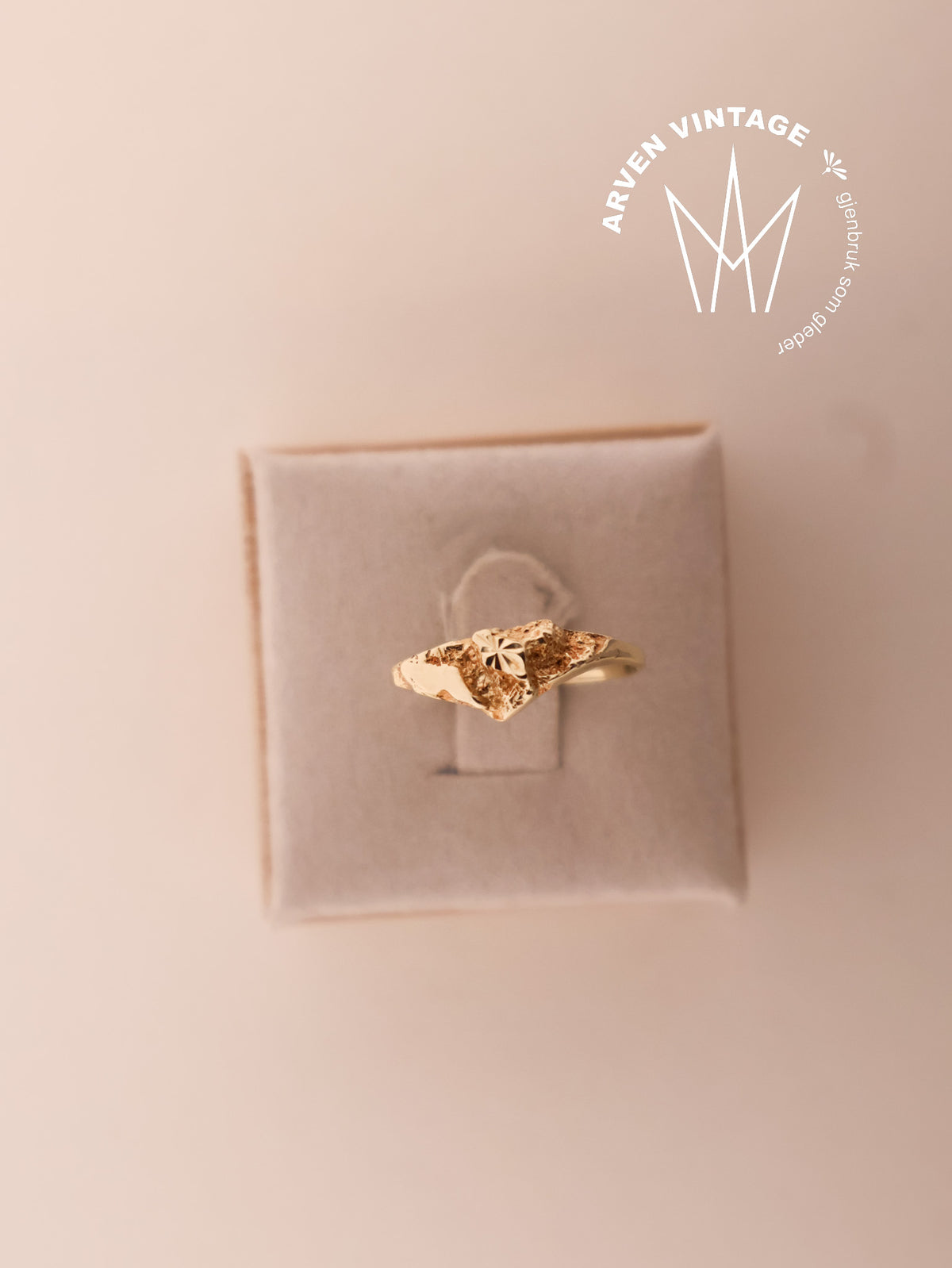 Vintage ring in yellow gold, size 52