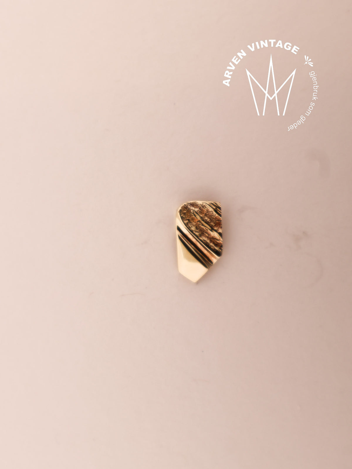 Vintage pendant yellow gold