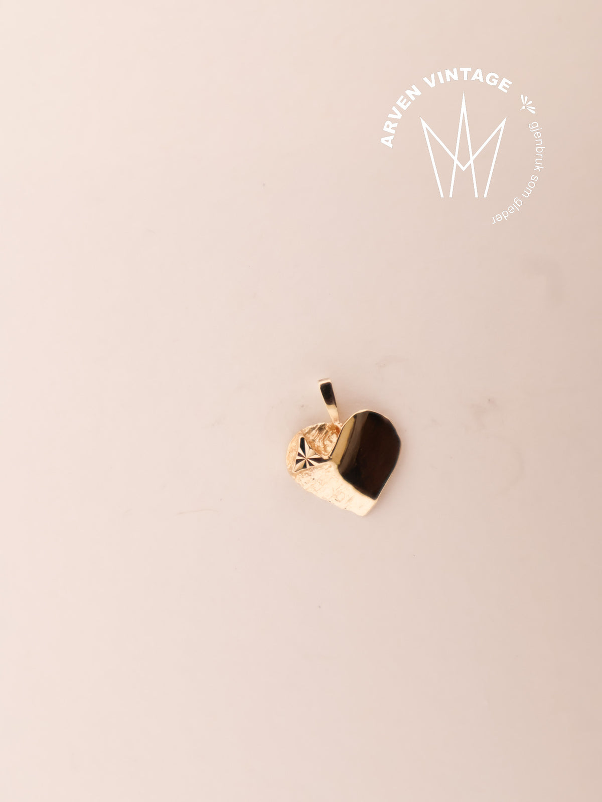 Vintage pendant yellow gold