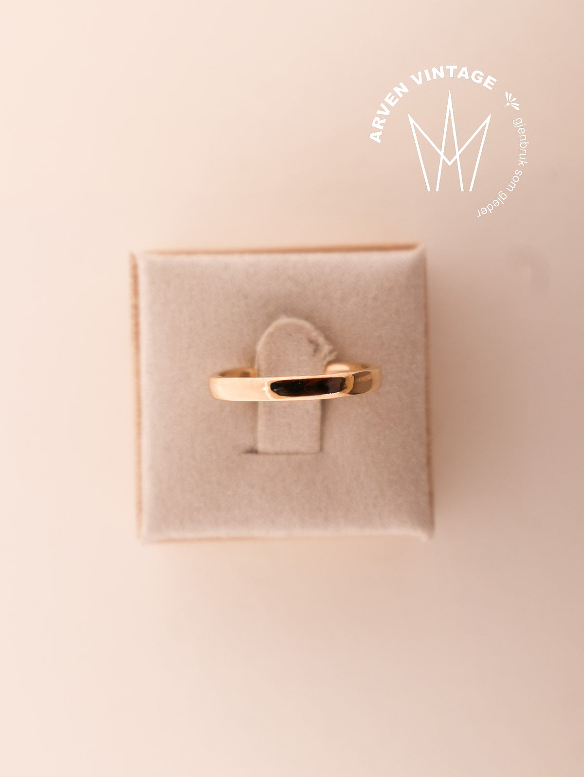 Vintage plain yellow gold ring size 54