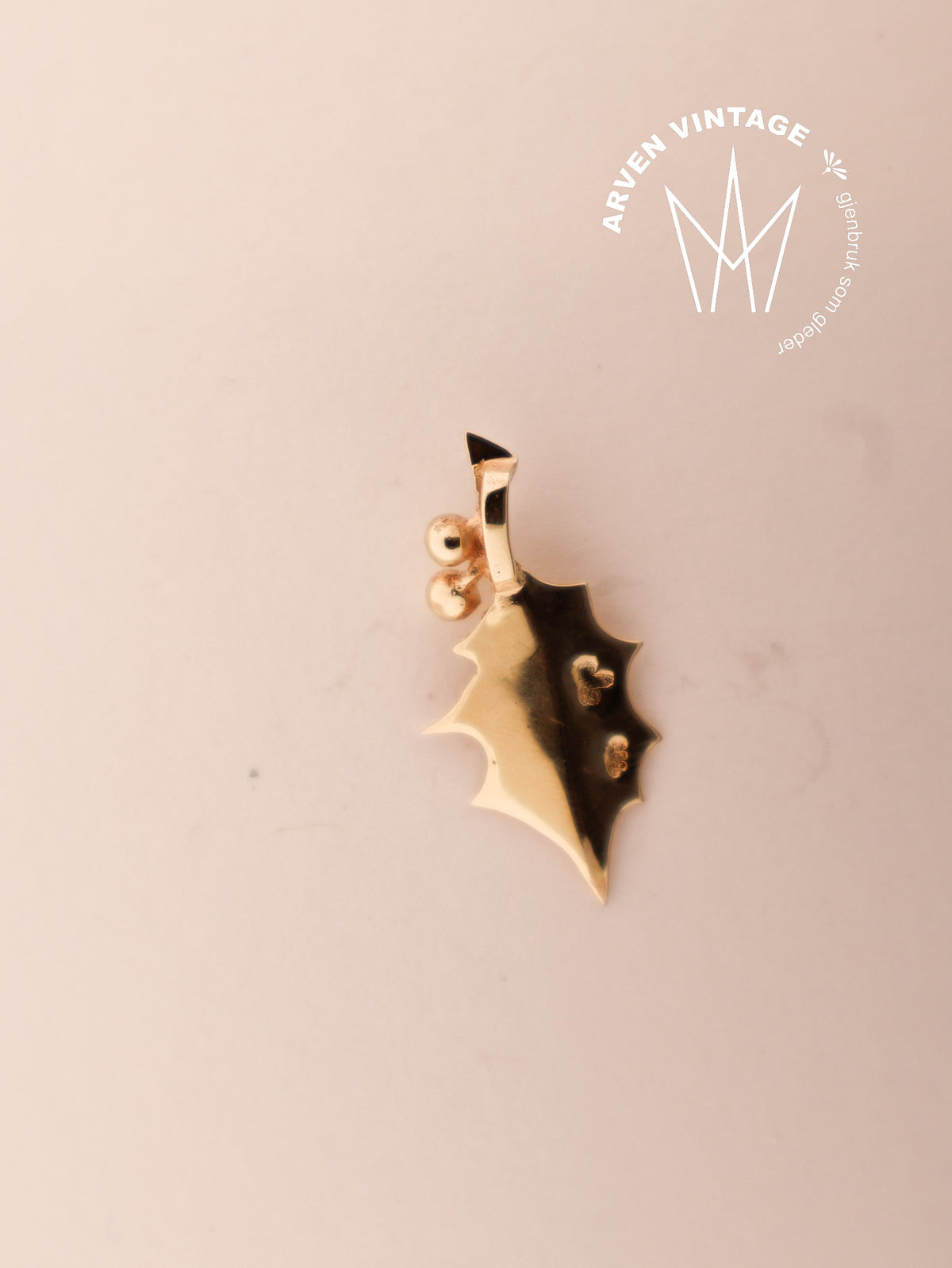 Vintage pendant yellow gold