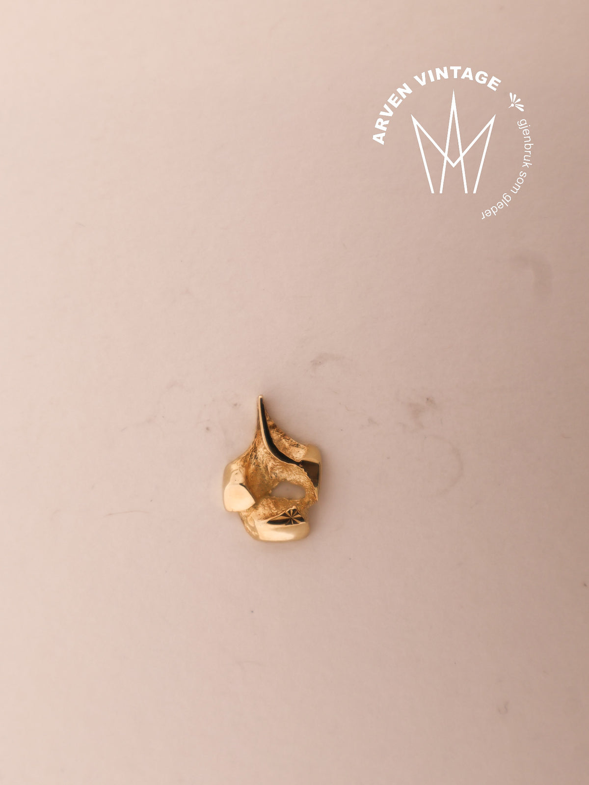 Vintage pendant yellow gold