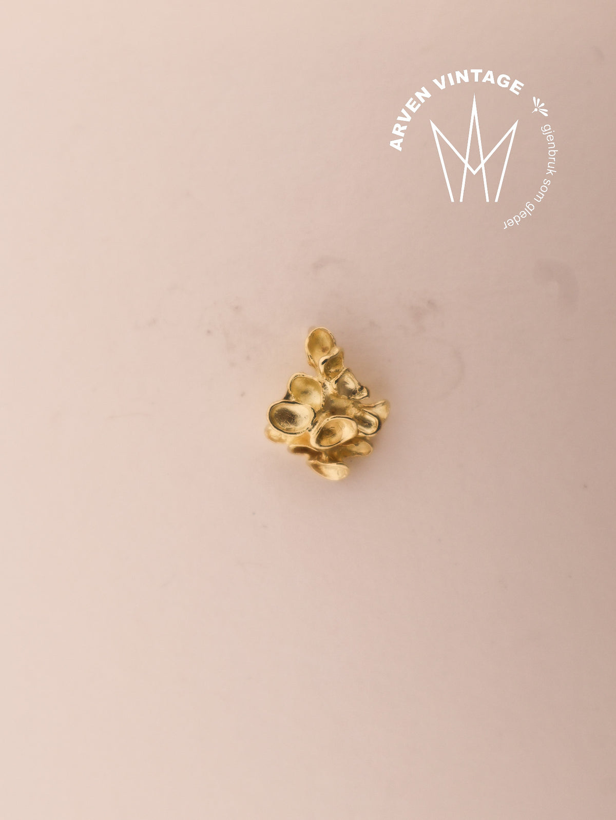 Vintage pendant yellow gold