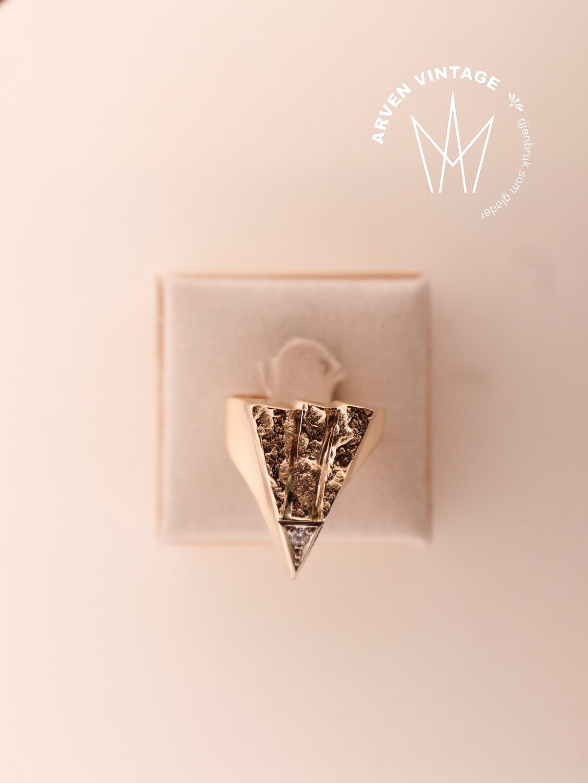 Vintage ring in yellow gold size 57
