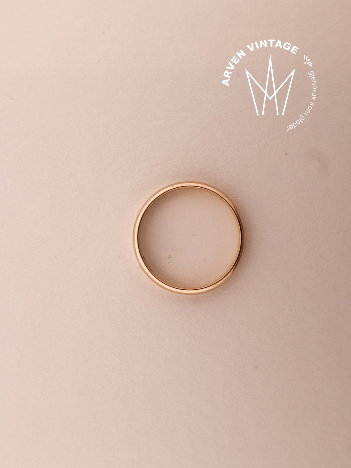 Vintage plain yellow gold ring size 63
