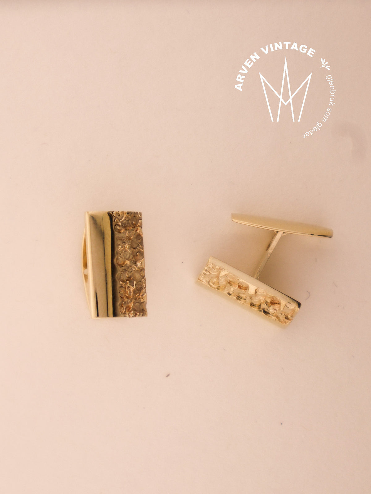 Vintage yellow gold cufflinks