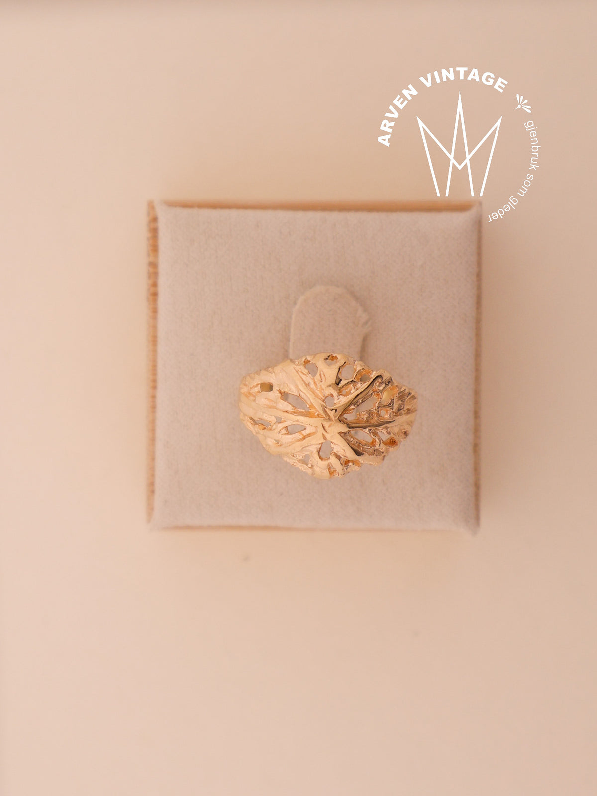 Vintage ring in yellow gold, size 53