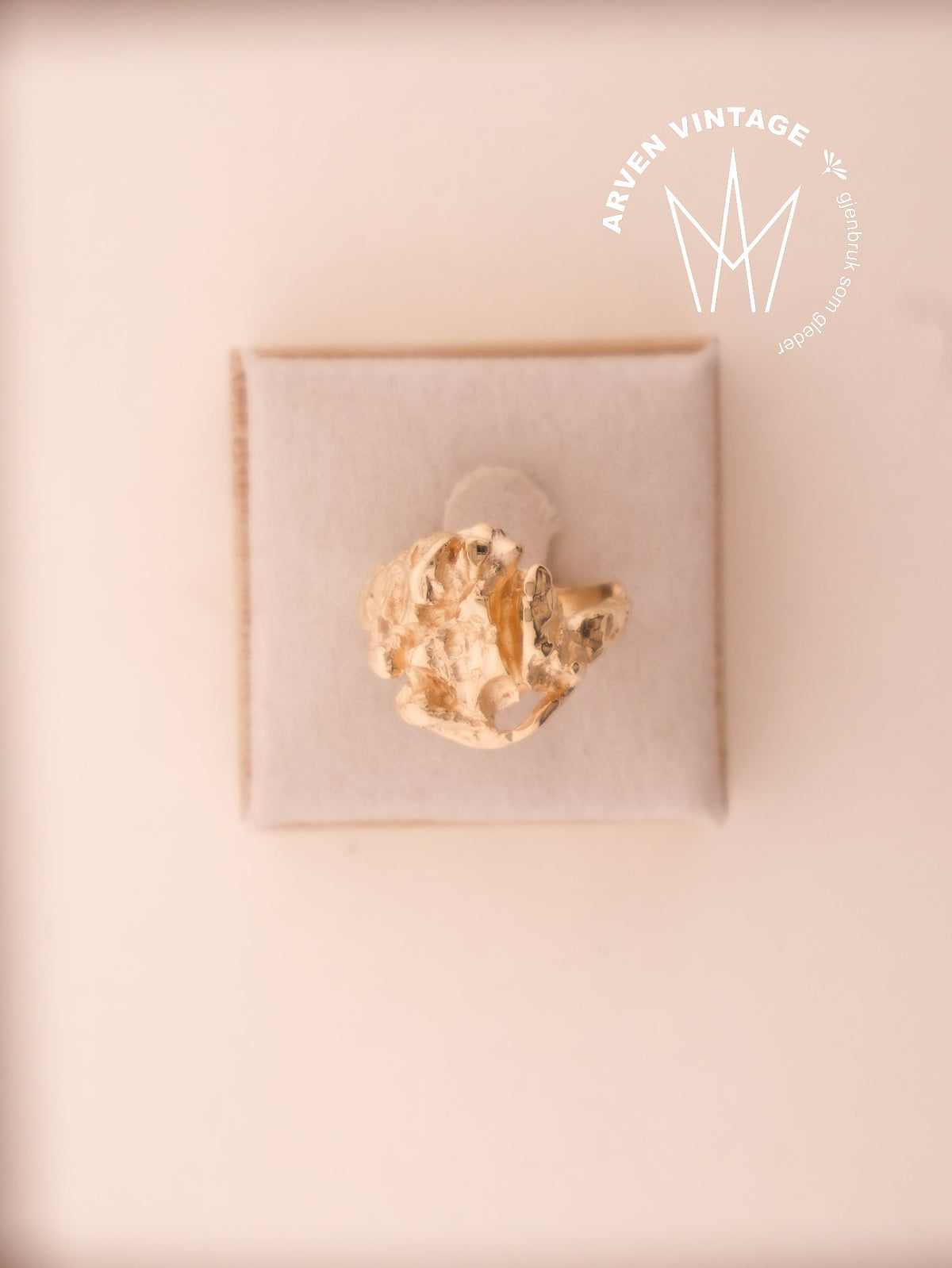 Vintage ring in yellow gold, size 52