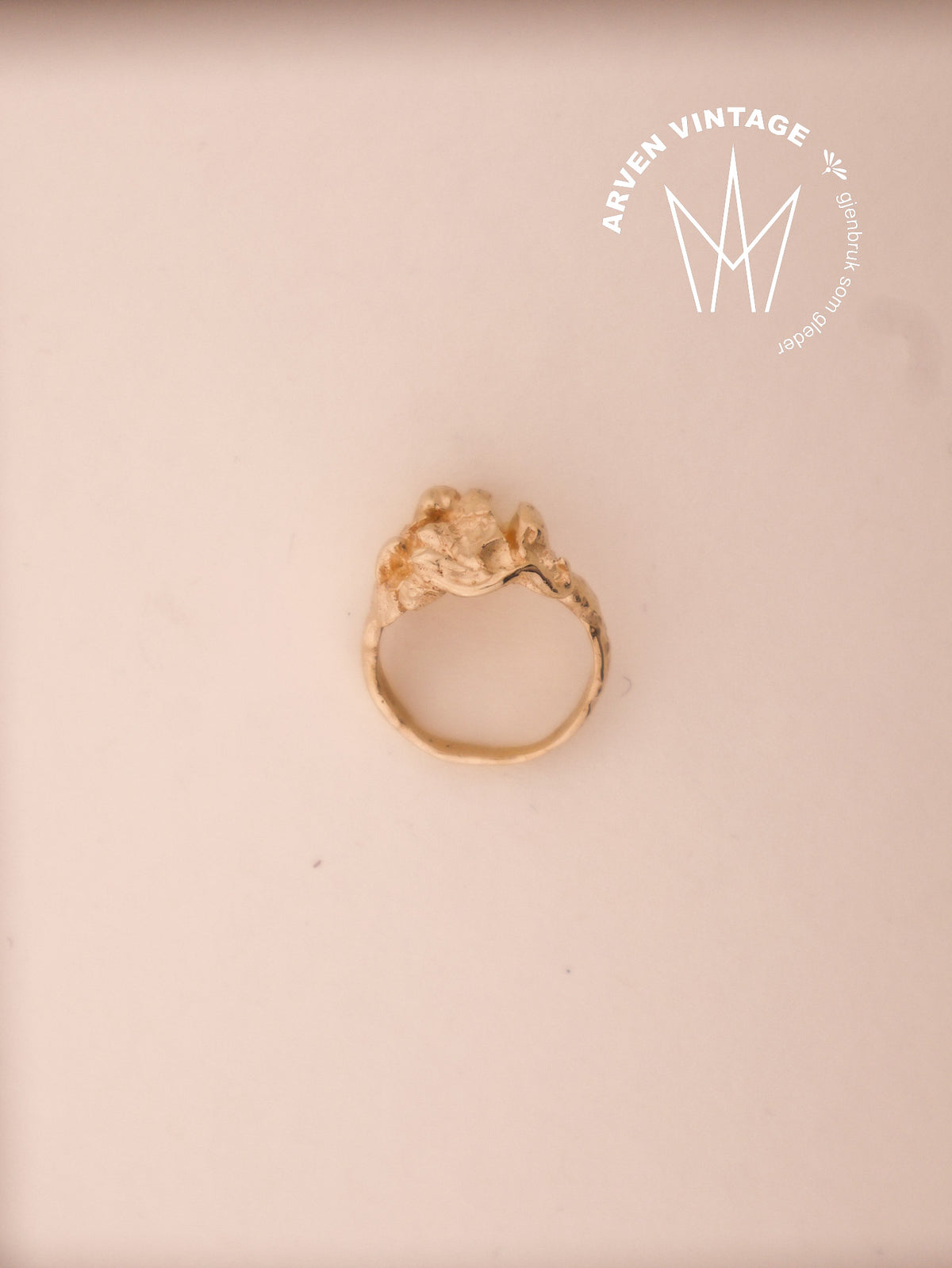 Vintage ring in yellow gold, size 52