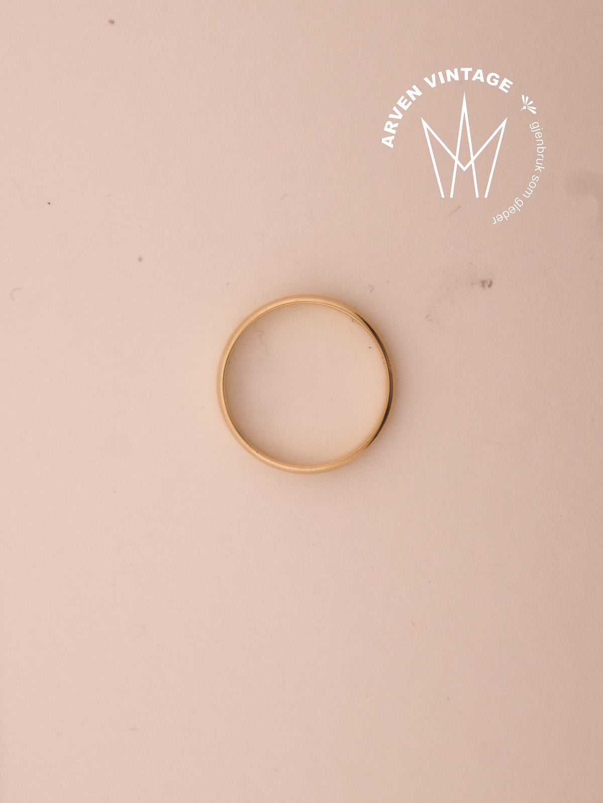 Vintage plain yellow gold ring size 58