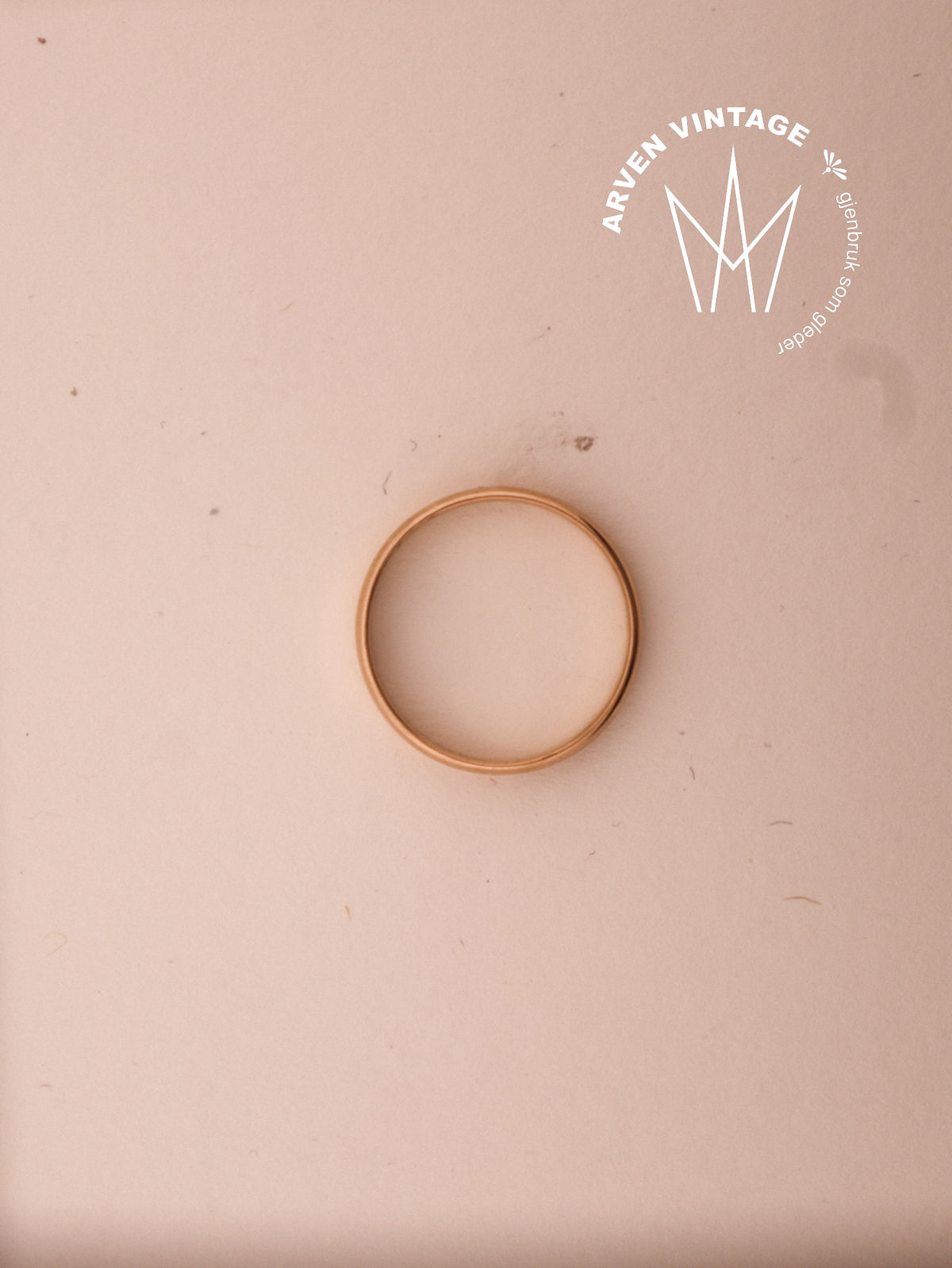 Vintage plain yellow gold ring size 63